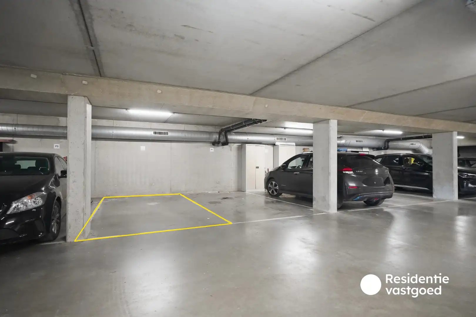 Ruim appartement met staanplaats en terras (46 m²!) aan het Koningin Astridpark foto 15