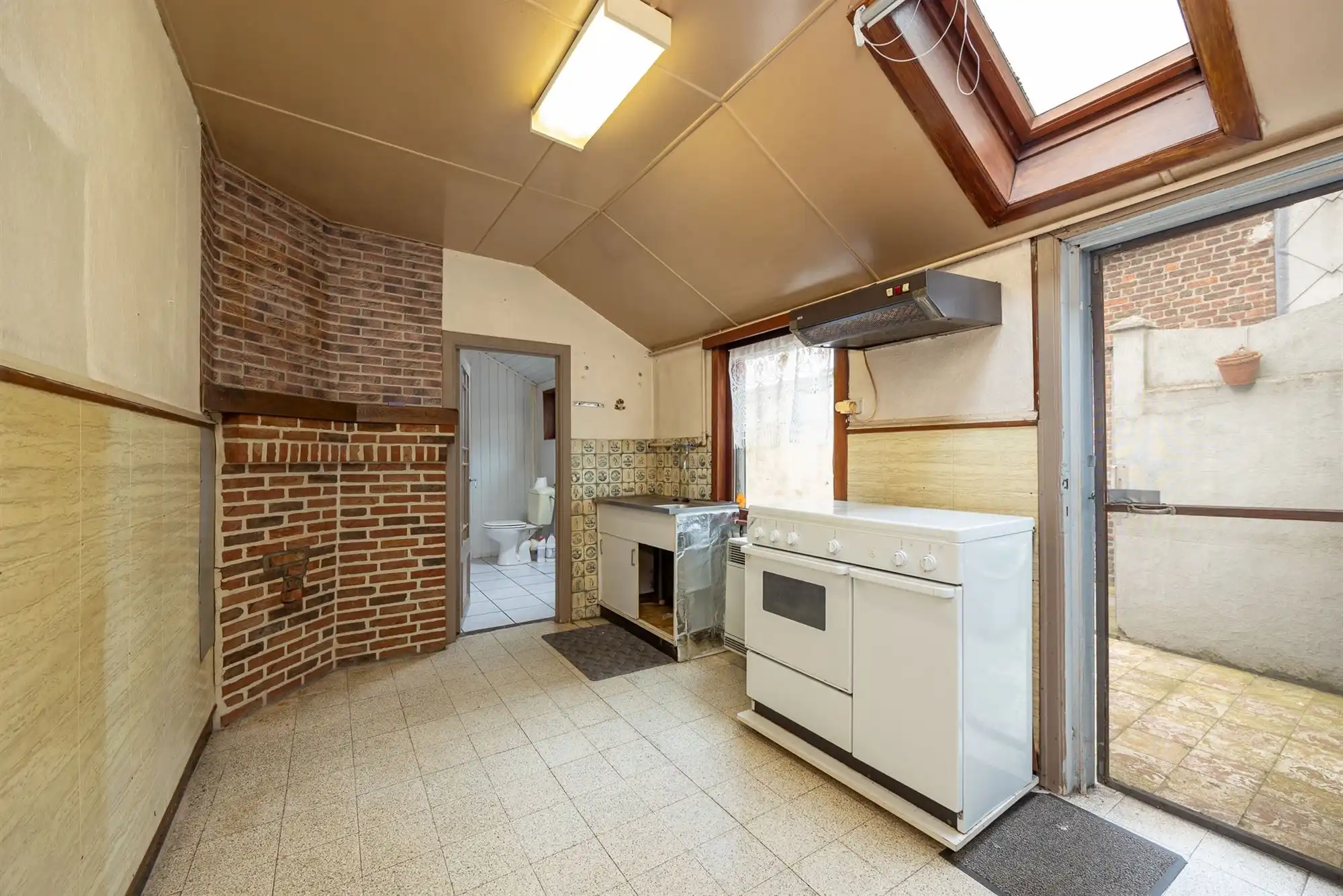 Te renoveren woning op mooi perceel van 256m² foto 4