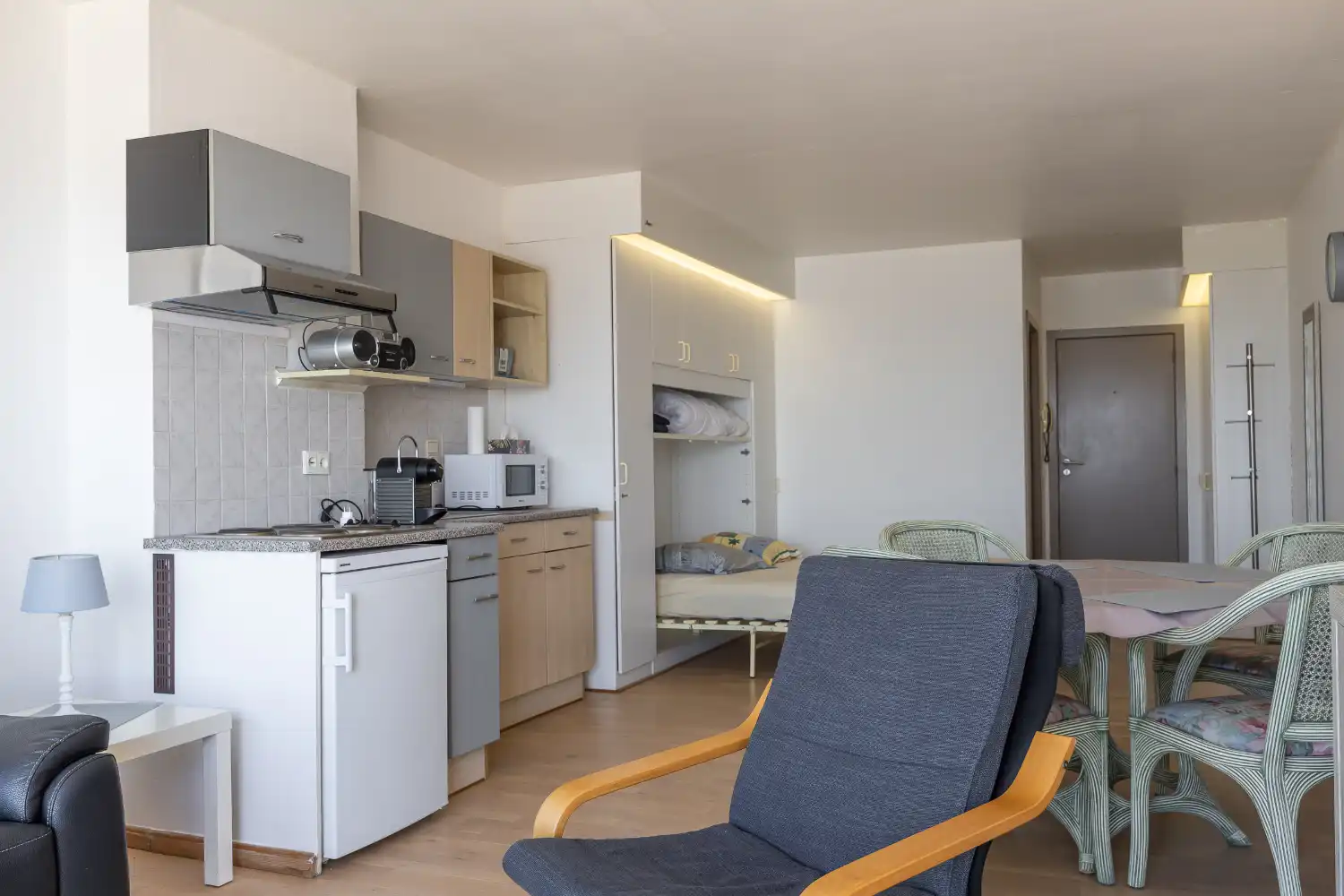 Gezellig studio met terras en frontaal zeezicht in Middelkerke foto 5