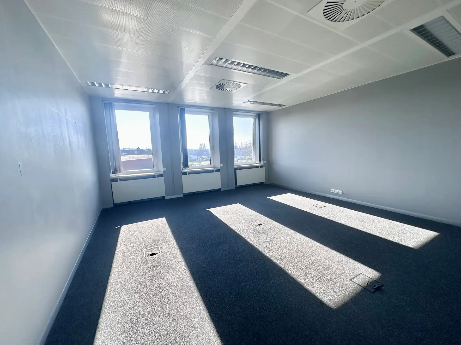 PRINS BOUDEWIJNLAAN 5: MODERNE KANTOORRUIMTES NABIJ E19 foto 14