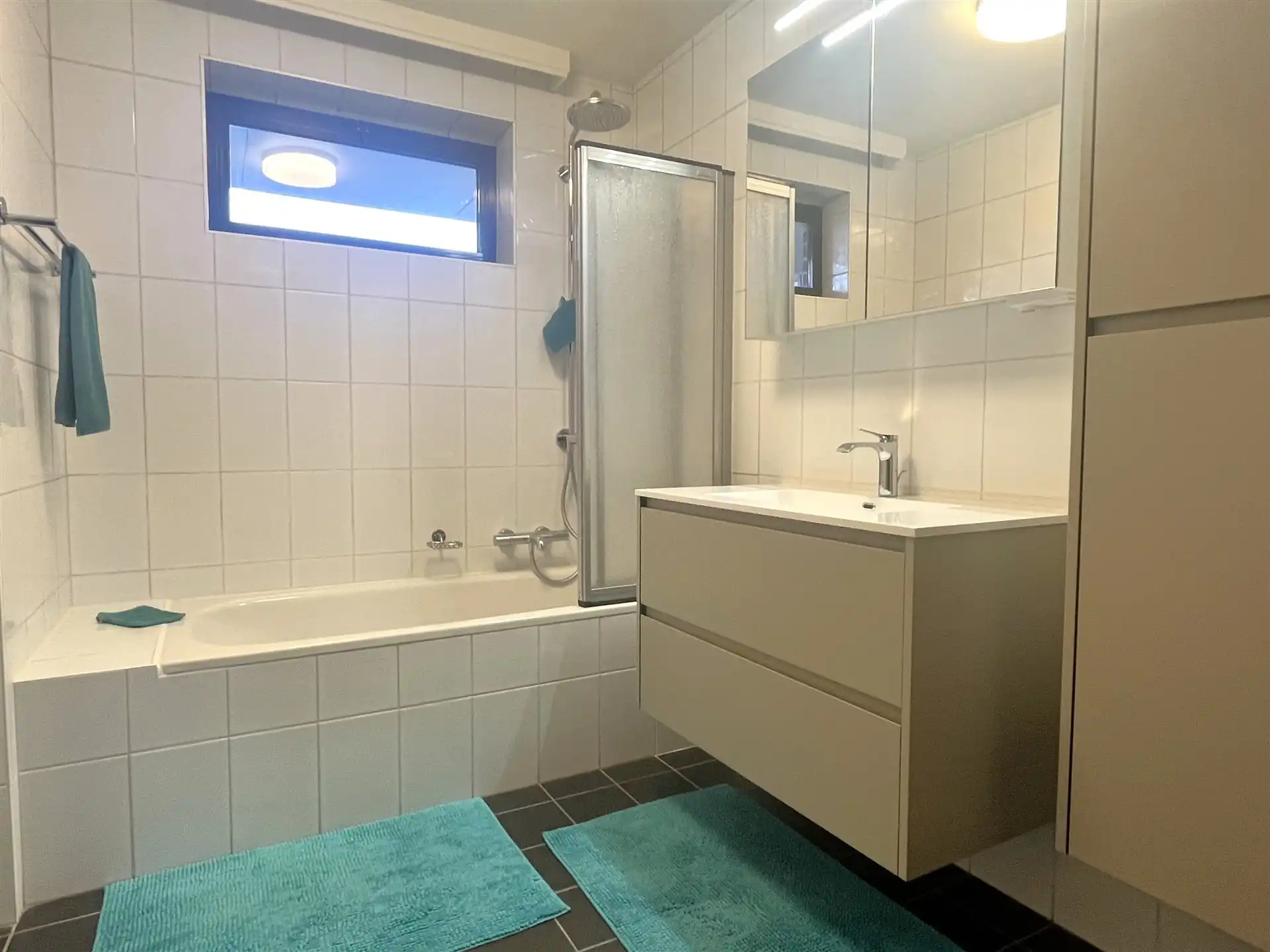 Instapklaar 2-slaapkamerappartement met terras en ruime garage in Deurne foto 8