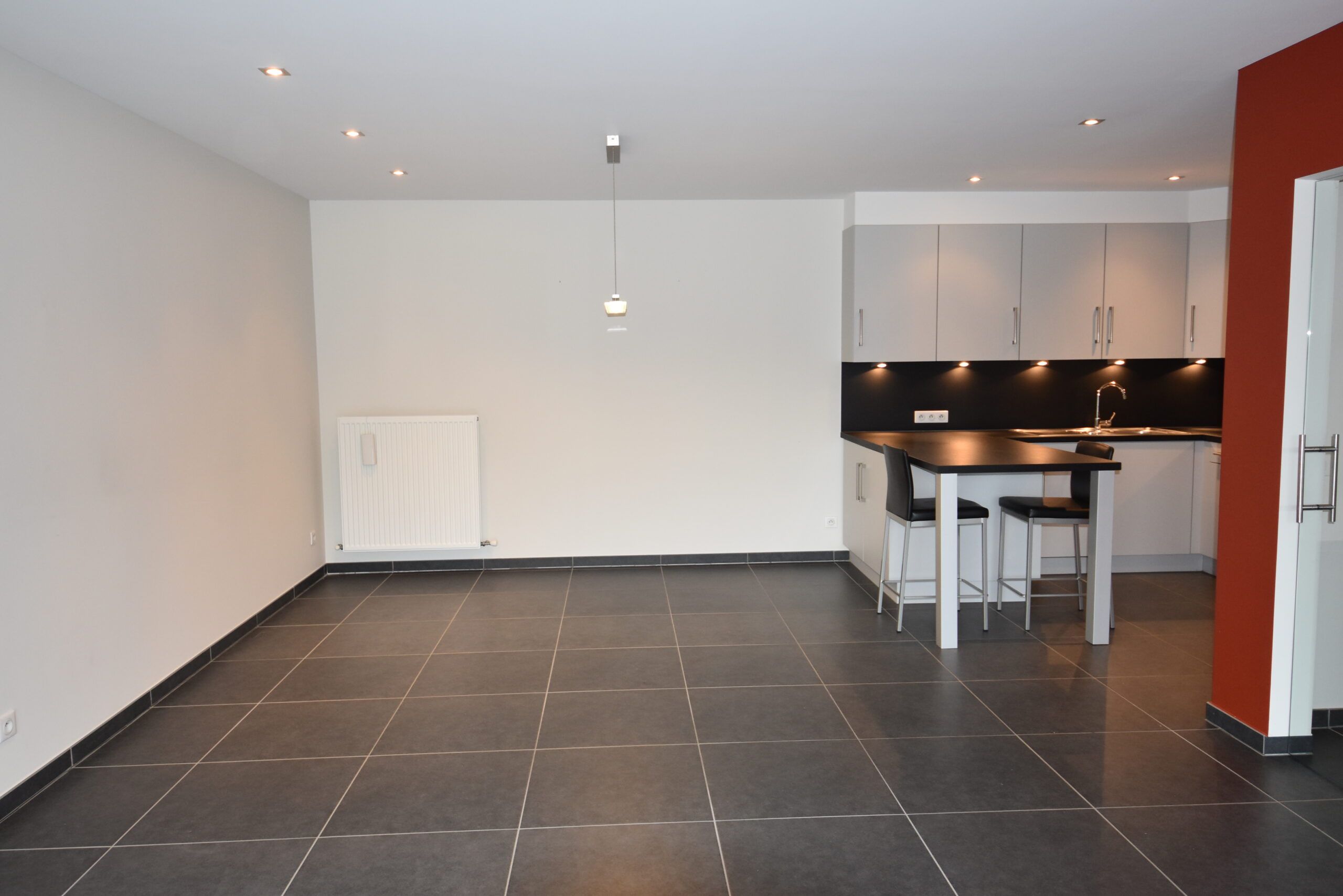 Trendy recent 2 slpk appartement met garagebox foto 15