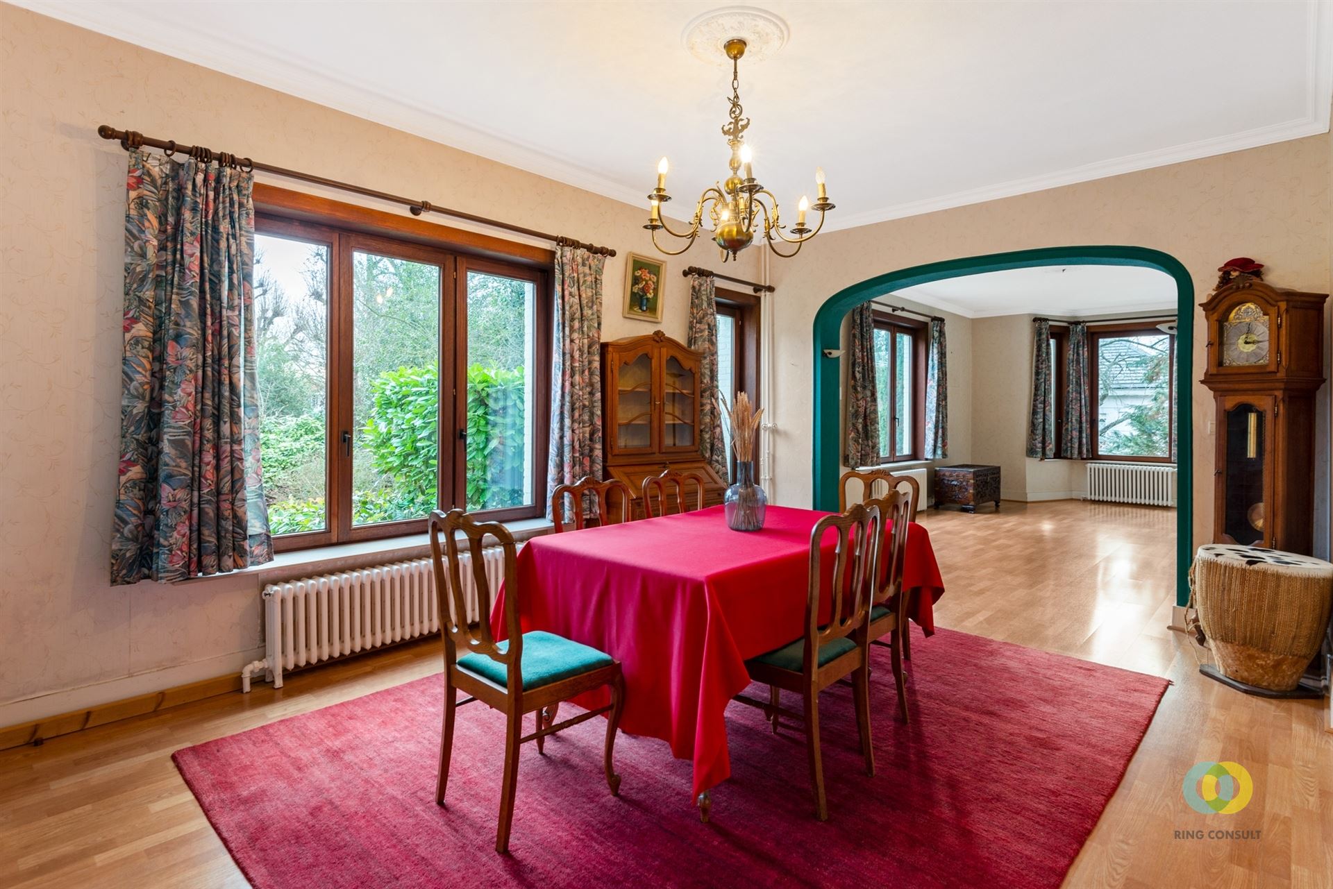 Karaktervolle villa op mooi perceel foto 3