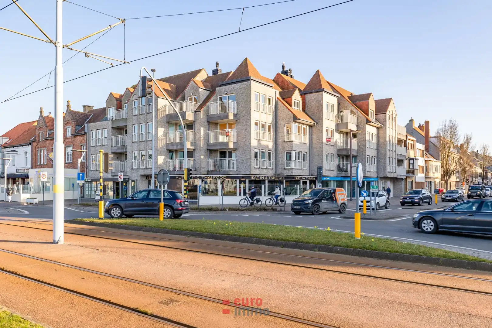 Lichtrijk hoekappartement op topligging aan de kaai in Nieuwpoort-Stad! foto {{pictureIndex}}