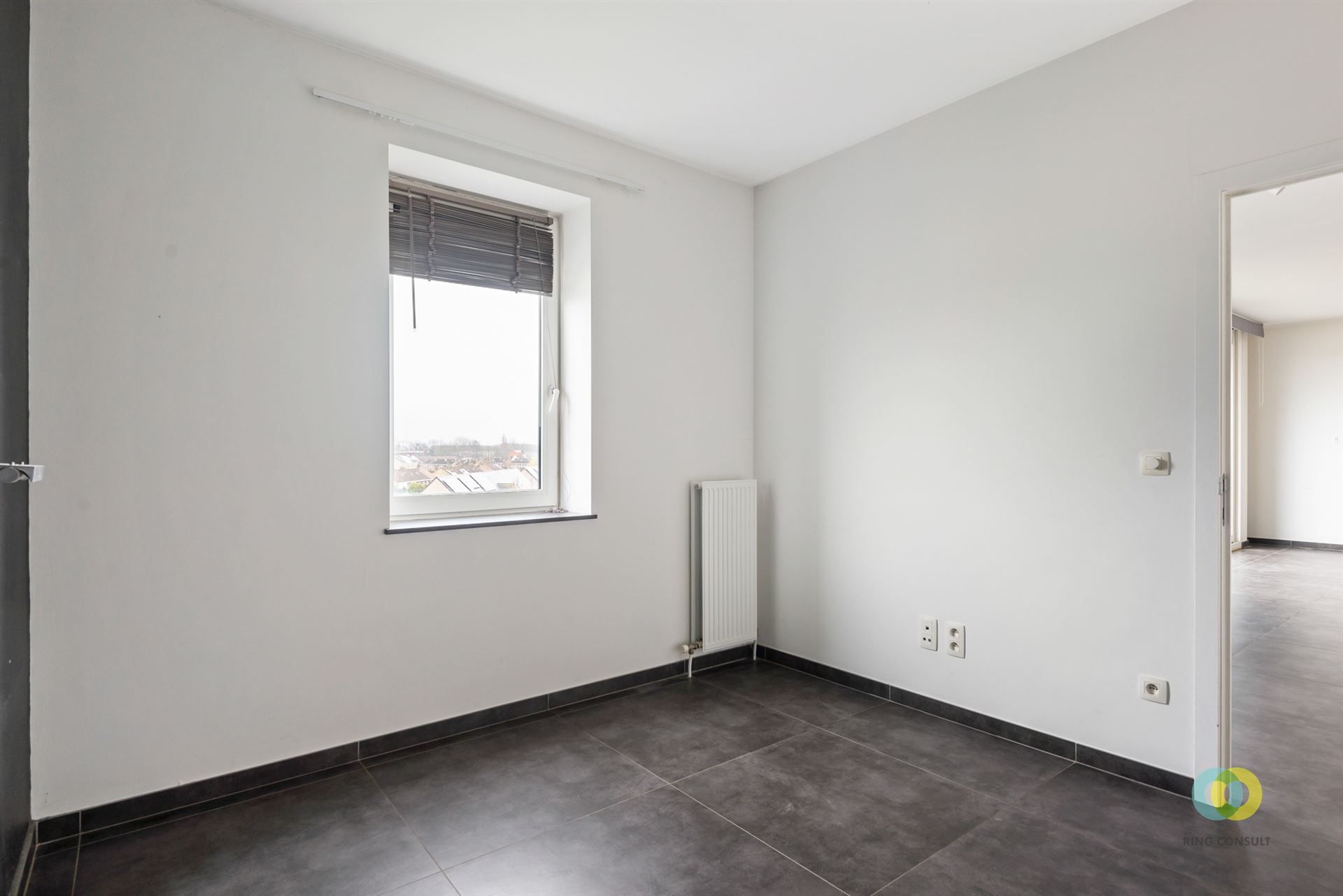 appartement met twee slaapkamers en een terras foto 7