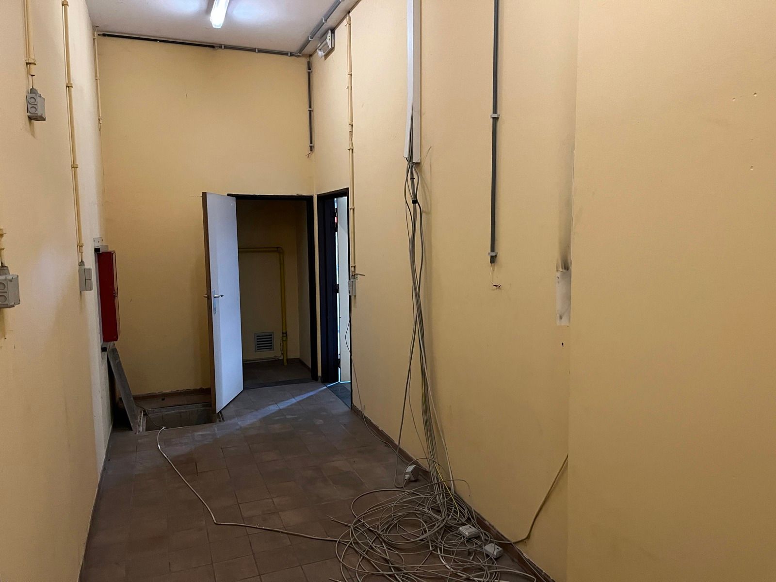 Polyvalente en opsplitsbare commerciële building in centrum Aartselaar foto 5