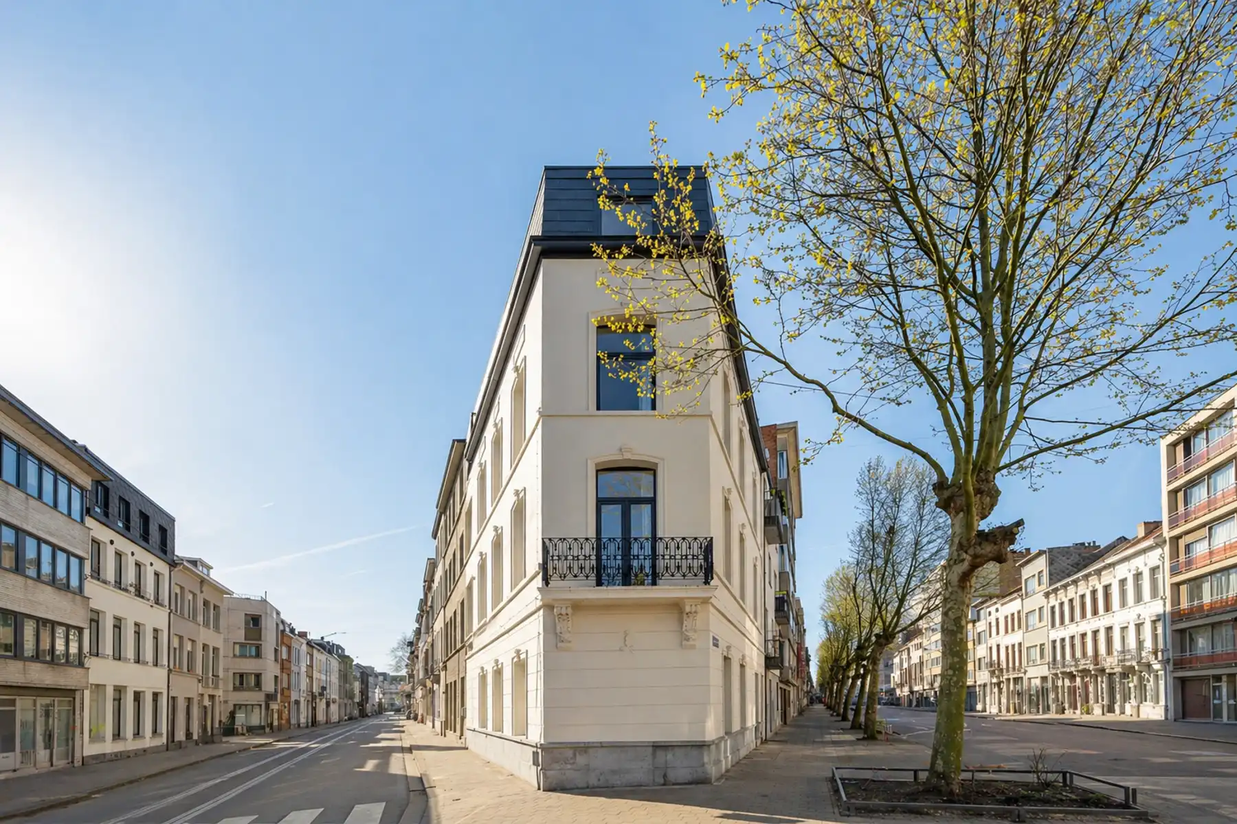 Kwalitatief gerenoveerd appartement op gegeerde locatie! foto {{pictureIndex}}