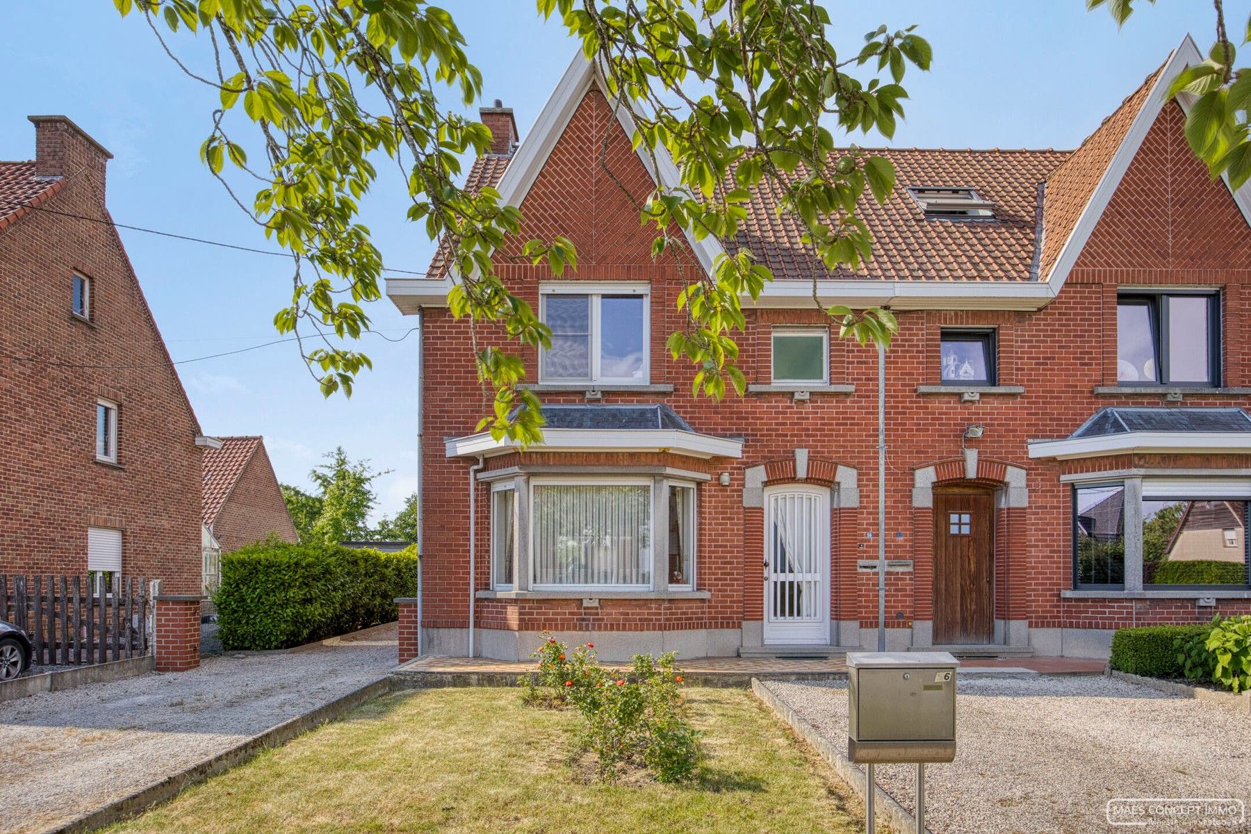 Hoofdfoto van de publicatie: Te renoveren woning te koop te Anzegem op een perceel van 1000 m2