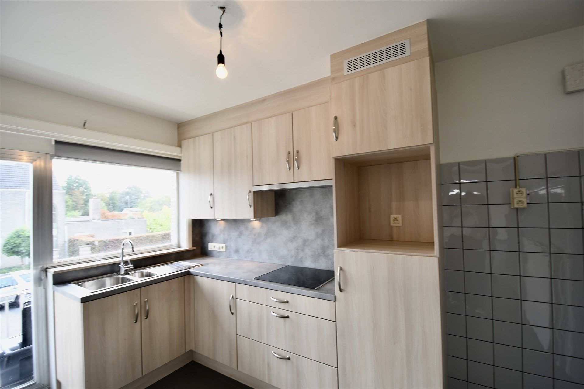 Ruim appartement met twee slaapkamers in Sint-Niklaas foto 5