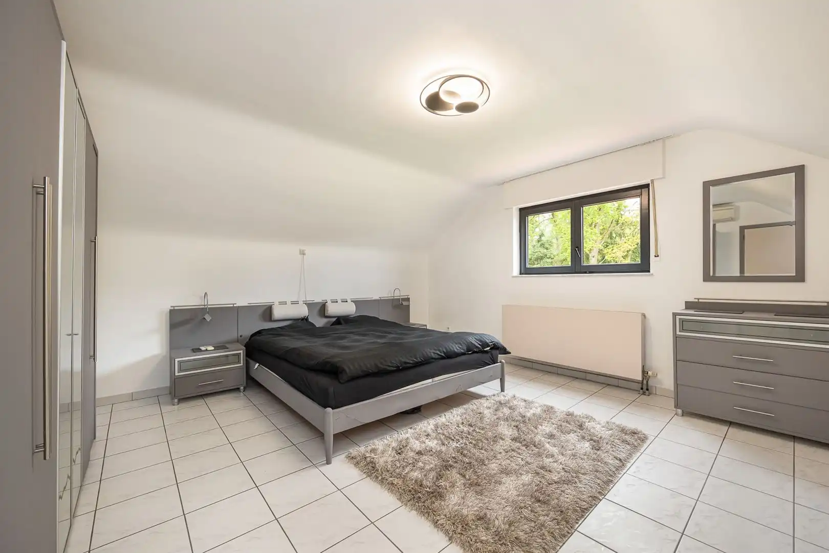 Woning met burelen, opslagruimte en een prachtige tuin! foto 15