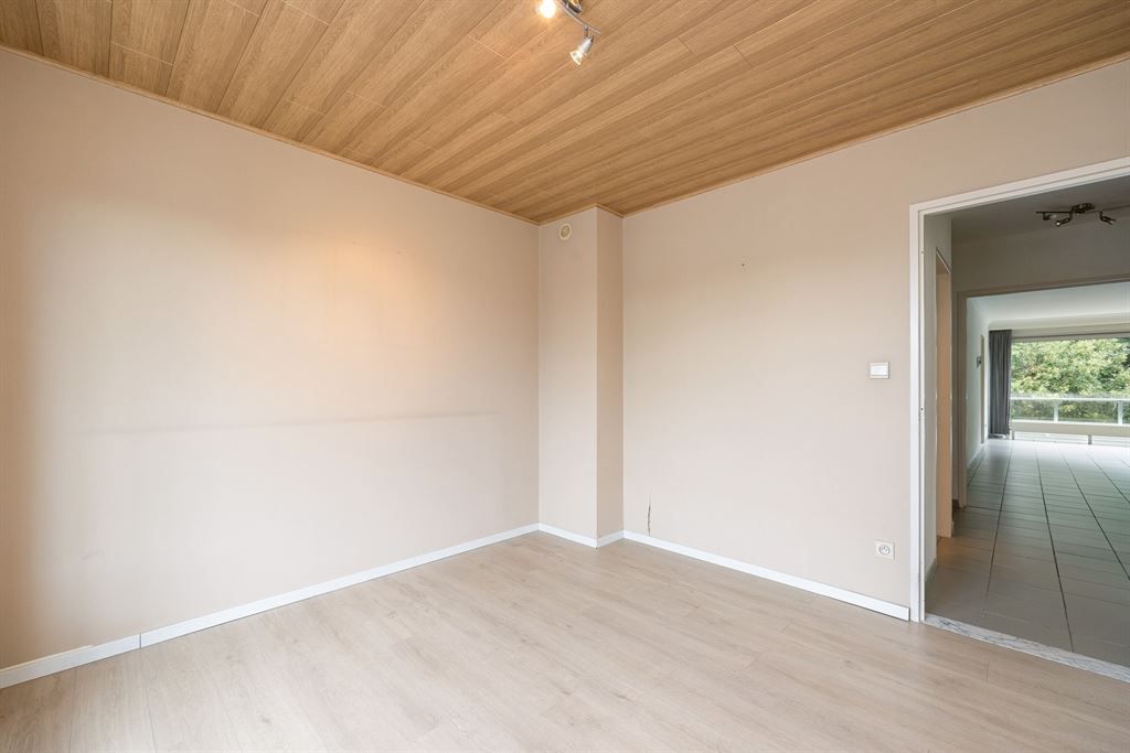 Verzorgd appartement met groen uitzicht foto 10