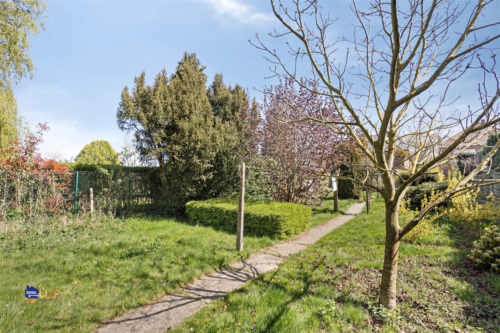 Karaktervolle gezinswoning in Brustem met ruime tuin & veel potentieel foto 26