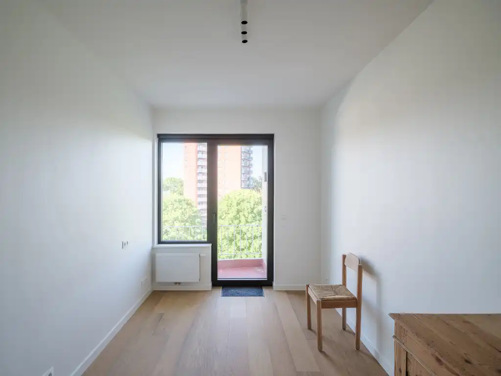 Smaakvol gerenoveerd 2-slaapkamer appartement met twee terrassen. foto 13