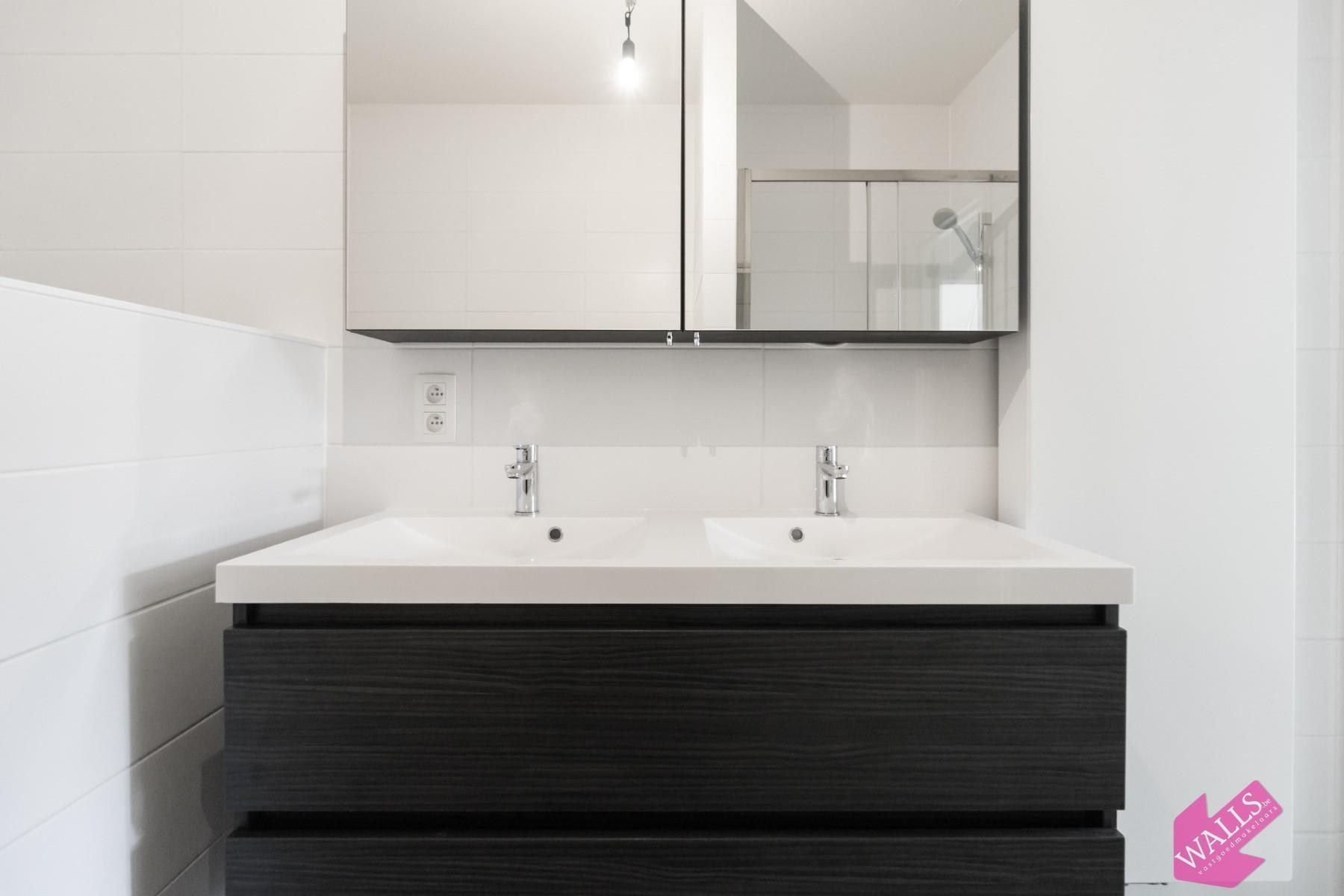 Prachtig nieuwbouwappartement met twee slk,  2 terrassen en autostaanplaats  foto 11