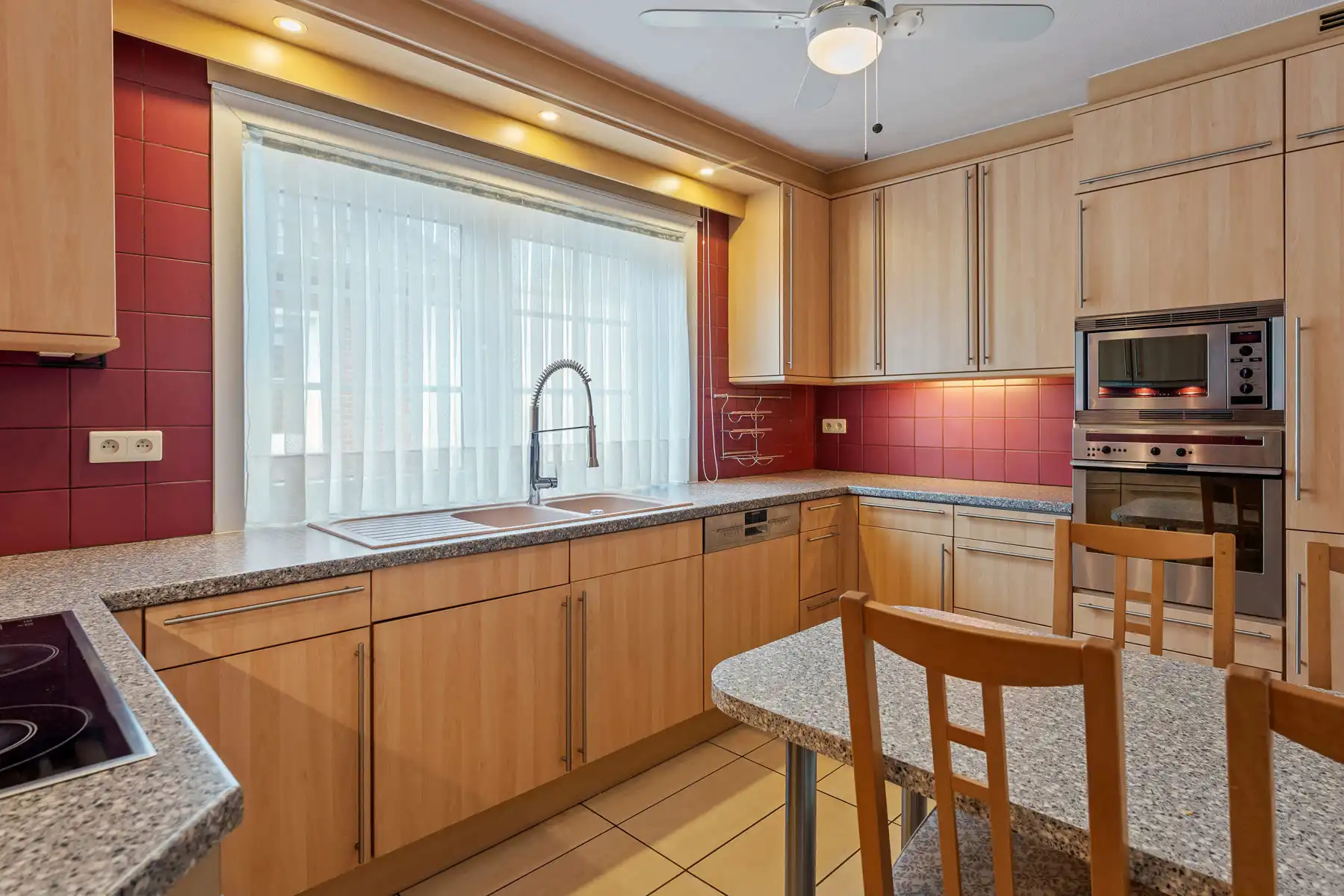 WONING + 5 SLK + 2 LIVINGS + 3 BDK + 4P + TUIN + TERRASSEN foto 10