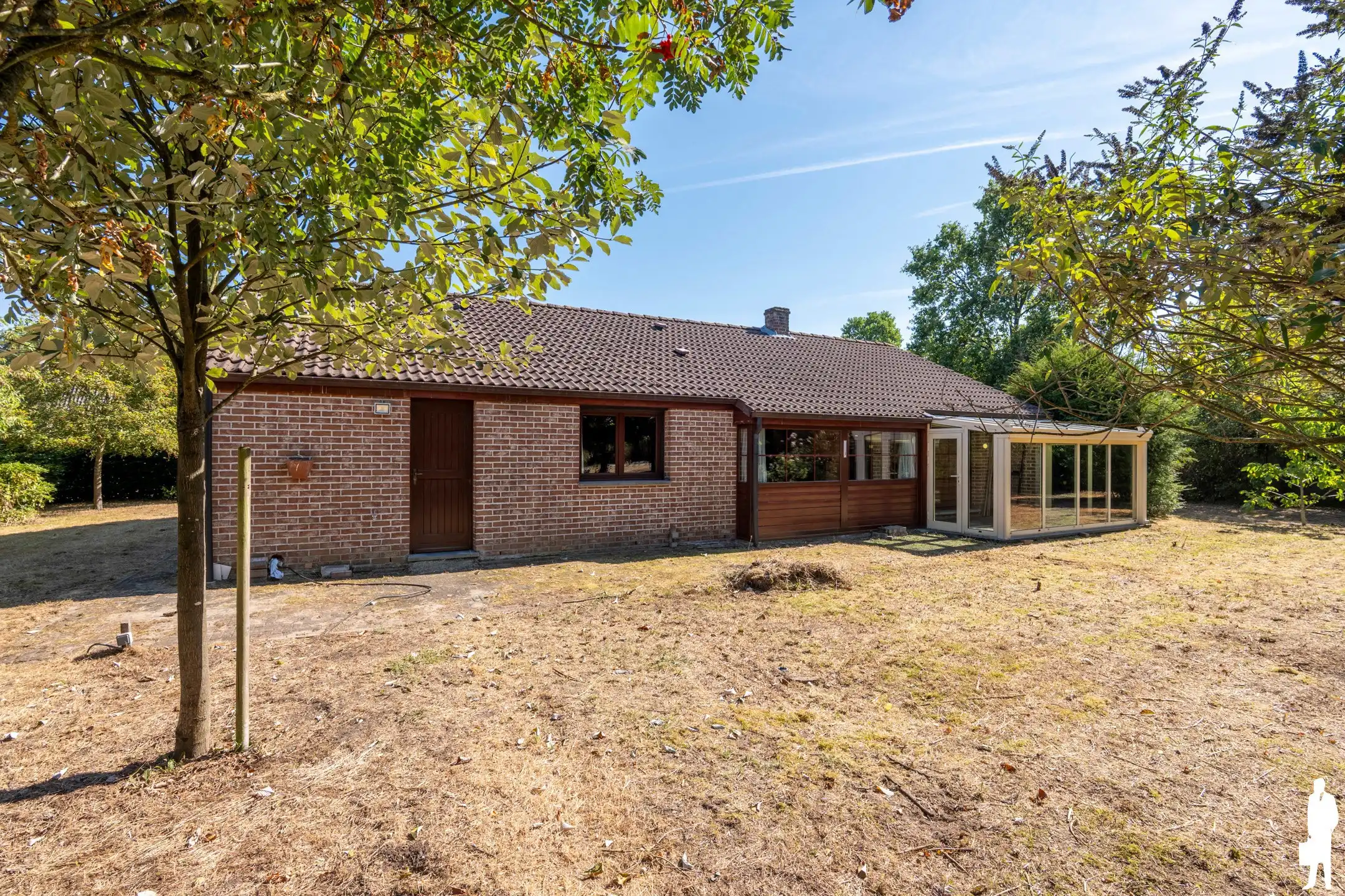 Vrijstaande laagbouwwoning op een perceel van 2.448 m² foto 6