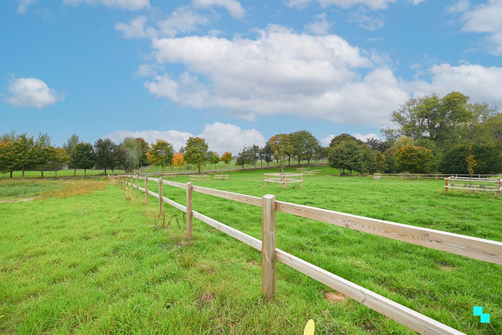 Halfopen nieuwbouwwoning met landelijke verzichten foto 18