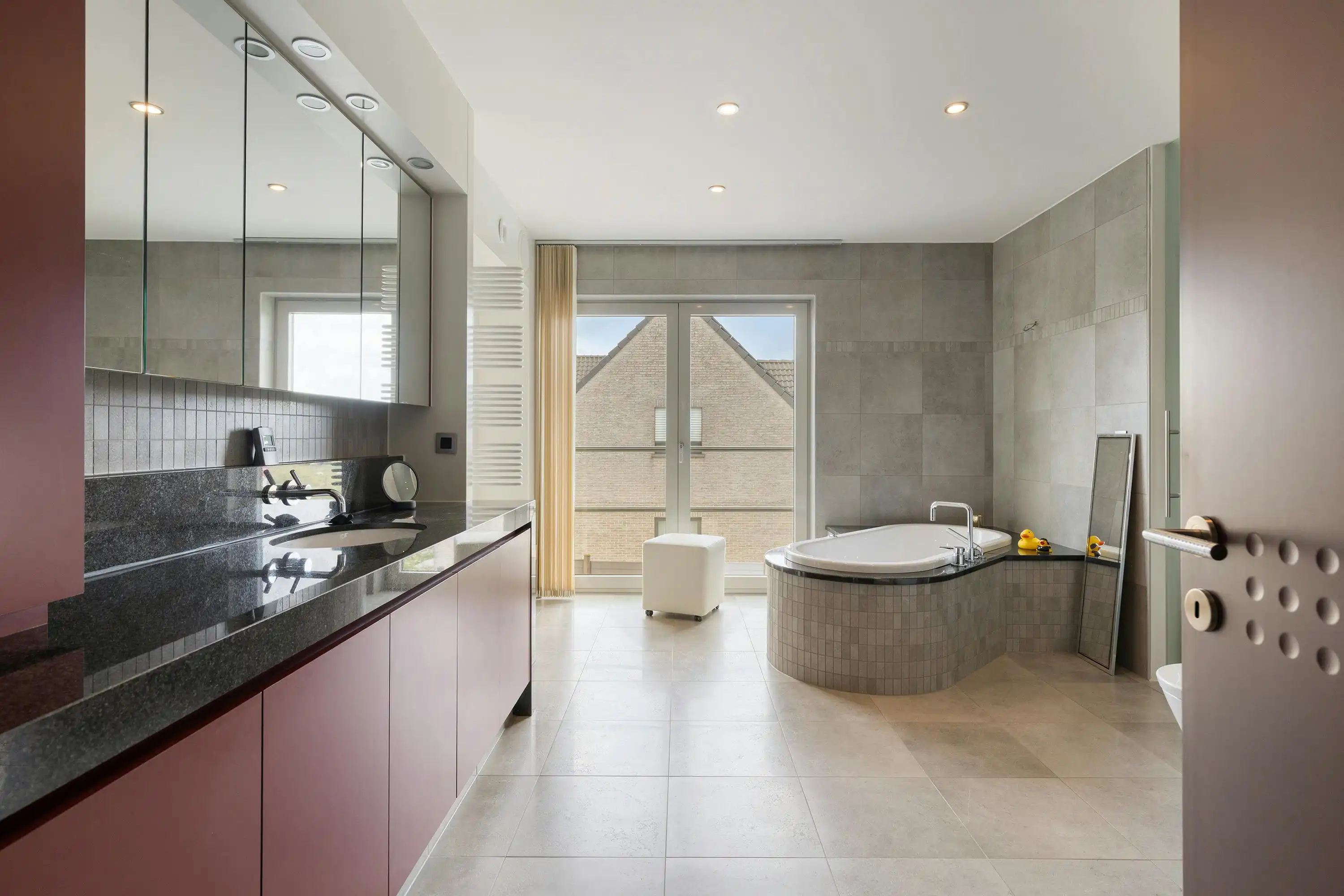 Ruime woning met magazijn (250m²) te koop in Baasrode foto 11