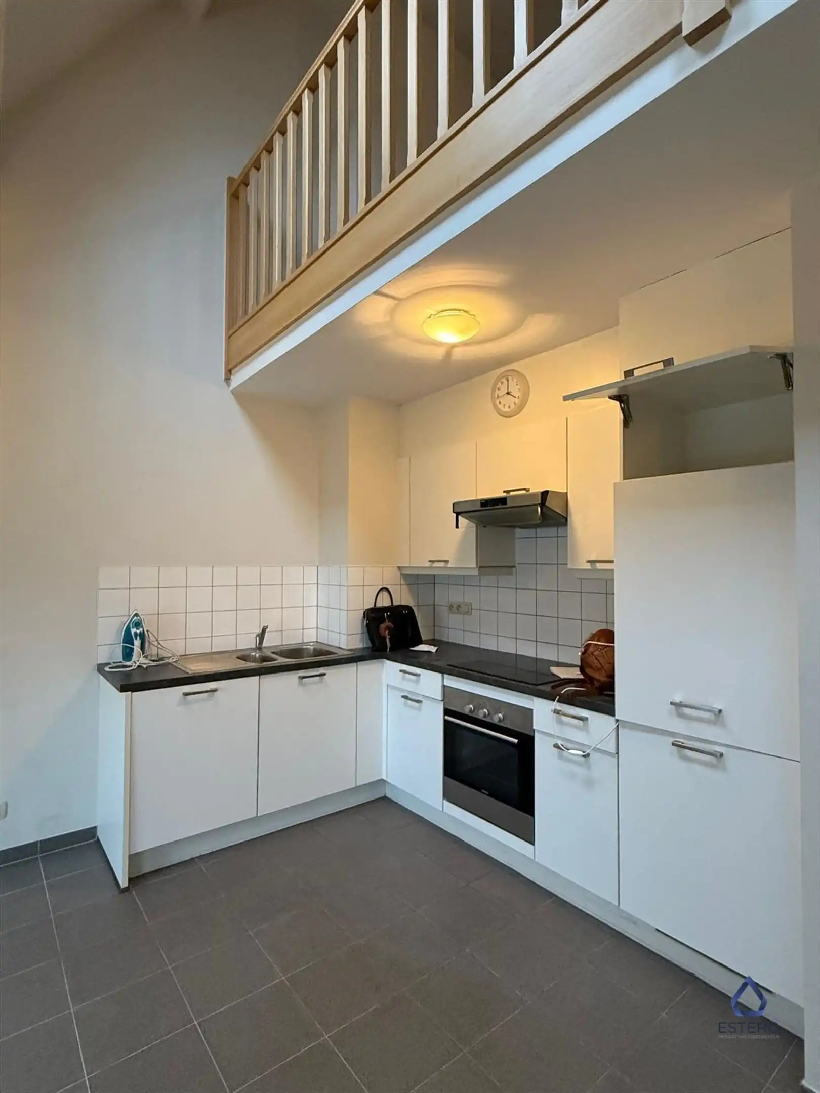 Ruim 1 slaapkamerappartement nabij centrum Aalst foto 2