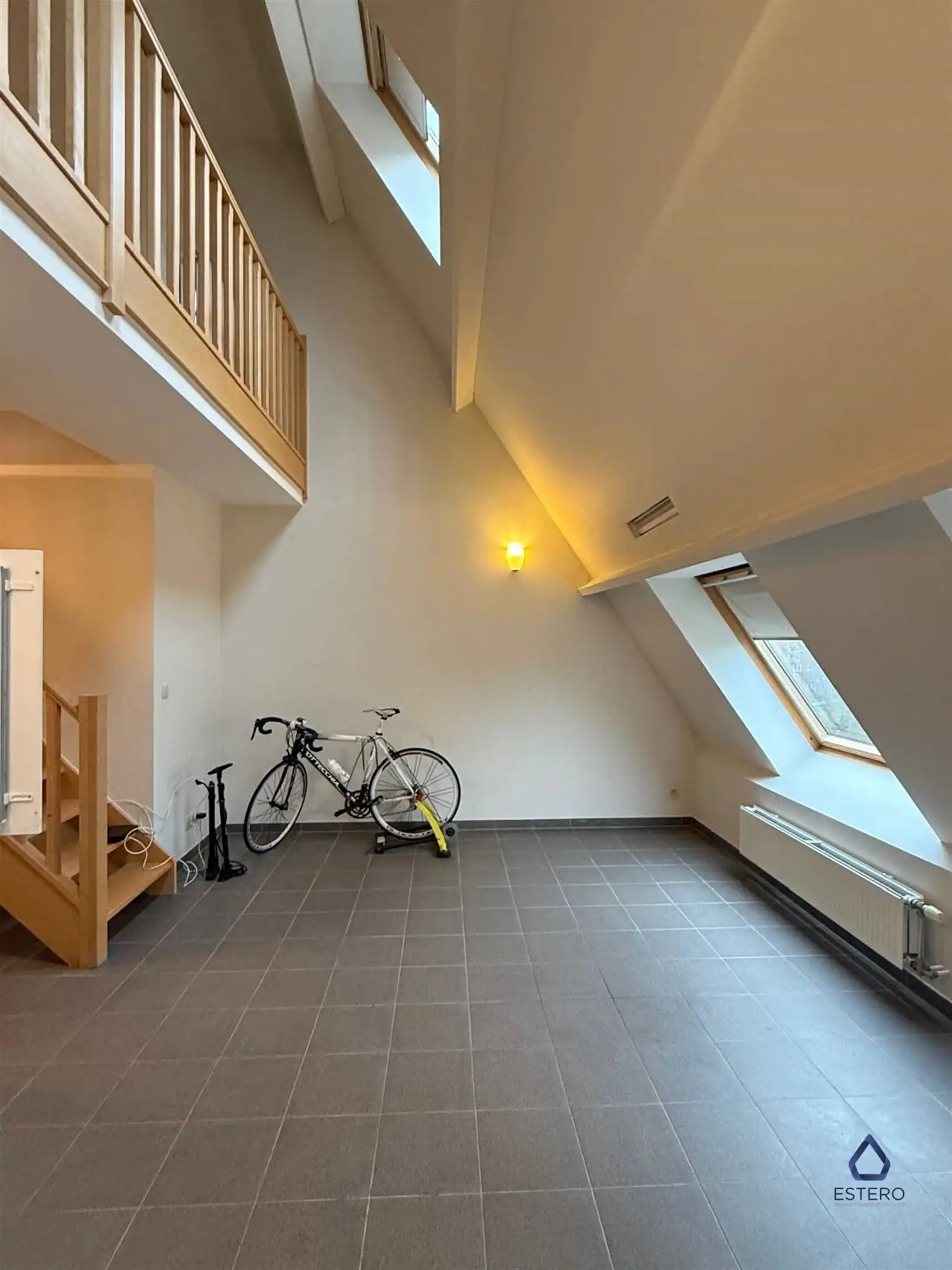 Ruim 1 slaapkamerappartement nabij centrum Aalst foto 2