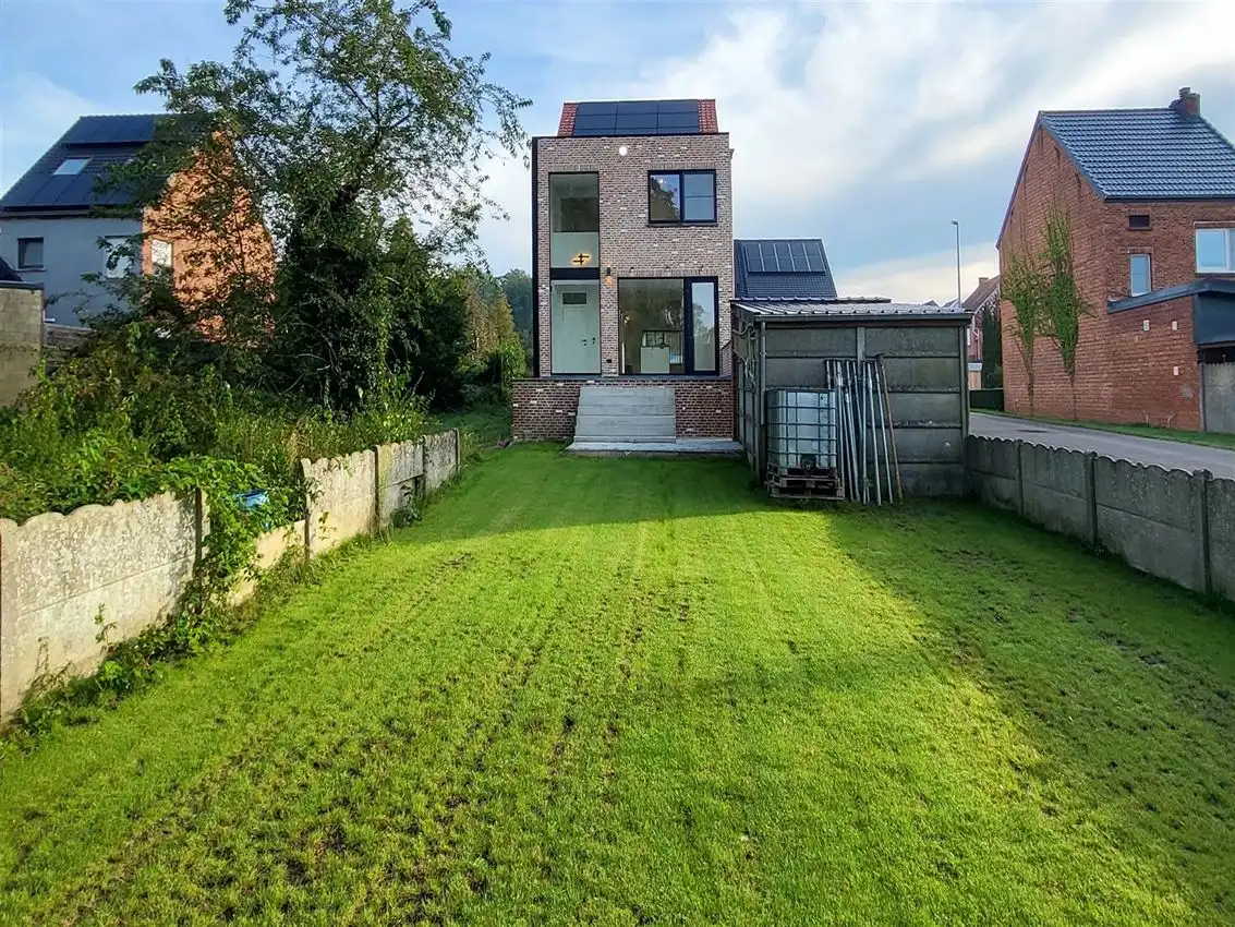 Vernieuwbouw op toplocatie, 3 slpk, tuin en garage foto 2