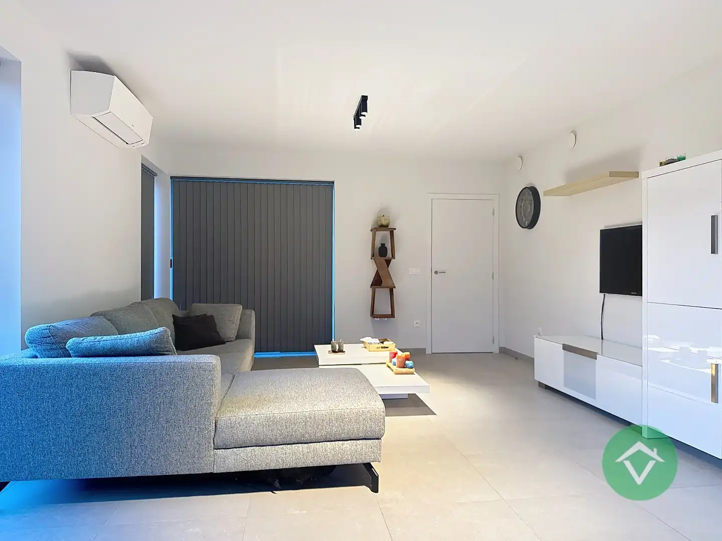 Recent halfopen nieuwbouwwoning te Koekelare. foto 9