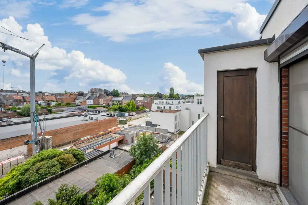 1-kamer dakappartement - CENTRUMligging aan Heldenlaan!  foto 4