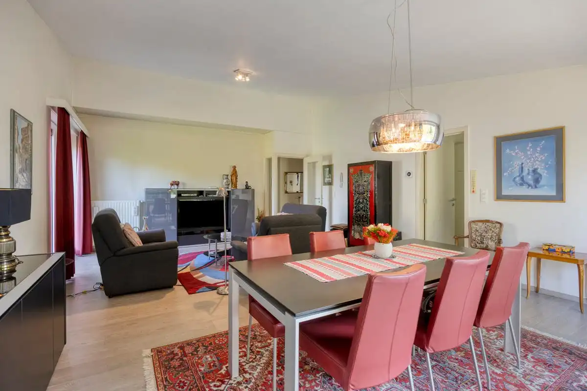 Lichtrijk instapklaar appartement met ruim terras en parking in Strombeek! foto 10