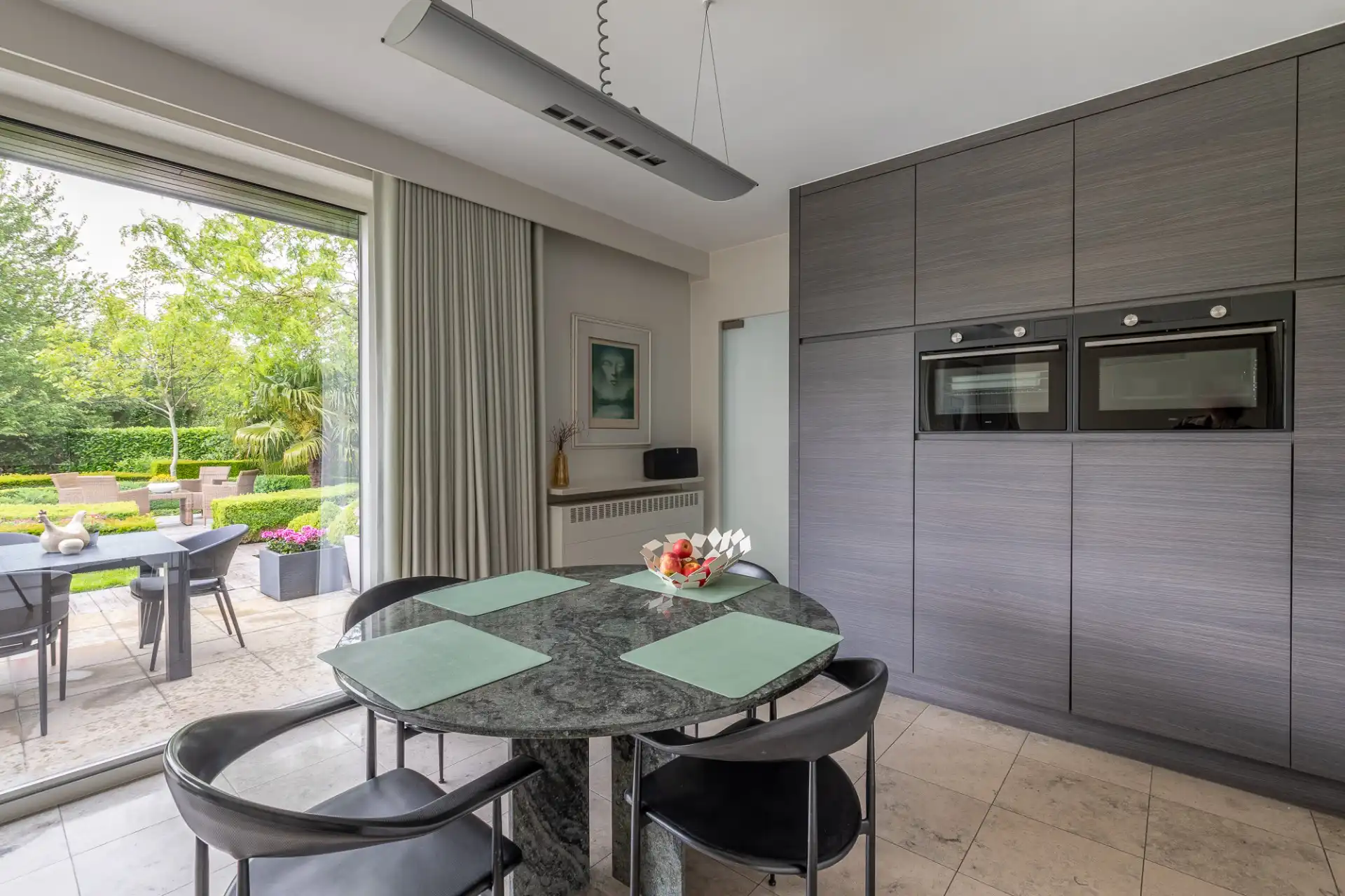 LUXUEUZE GELIJKVLOERSE VILLA foto 3