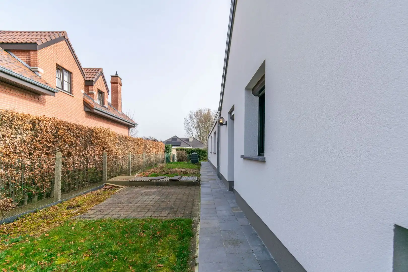 CHARMANTE BUNGALOW MET 2 SLPK + BUREAU OP TOPLOCATIE ! foto 11