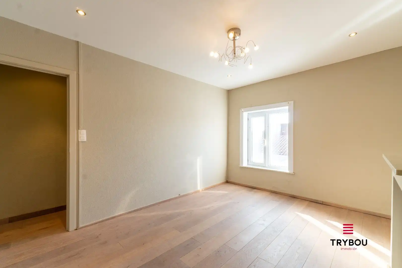 Commercieel pand met woonmogelijkheden op uitstekende ligging foto 10