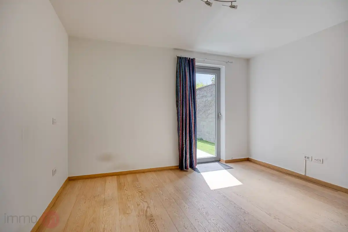 Recent gelijkvloers app. met 2 slaapkamers, tuin en 2 autostaanplaatsen. foto 25