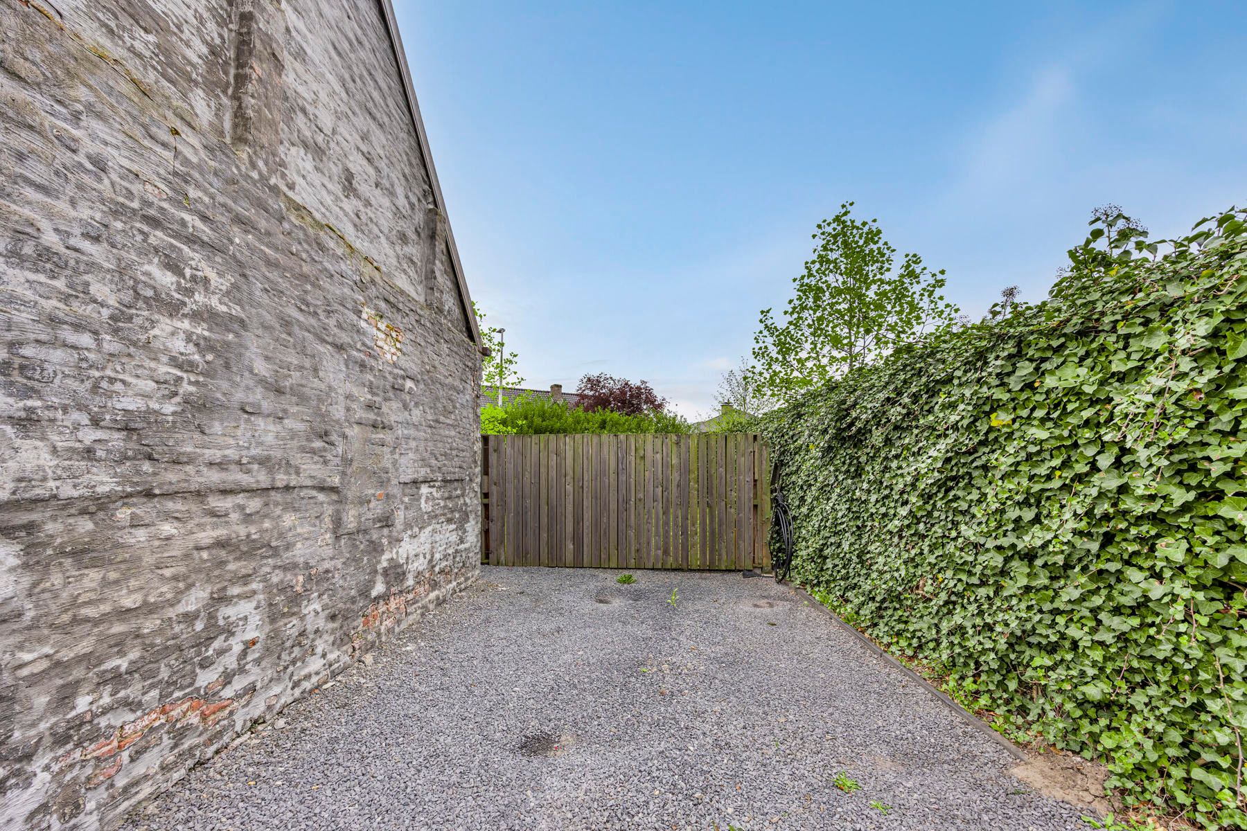 Instapklare starterswoning met parkeerplaats en hobbyruimte foto 19