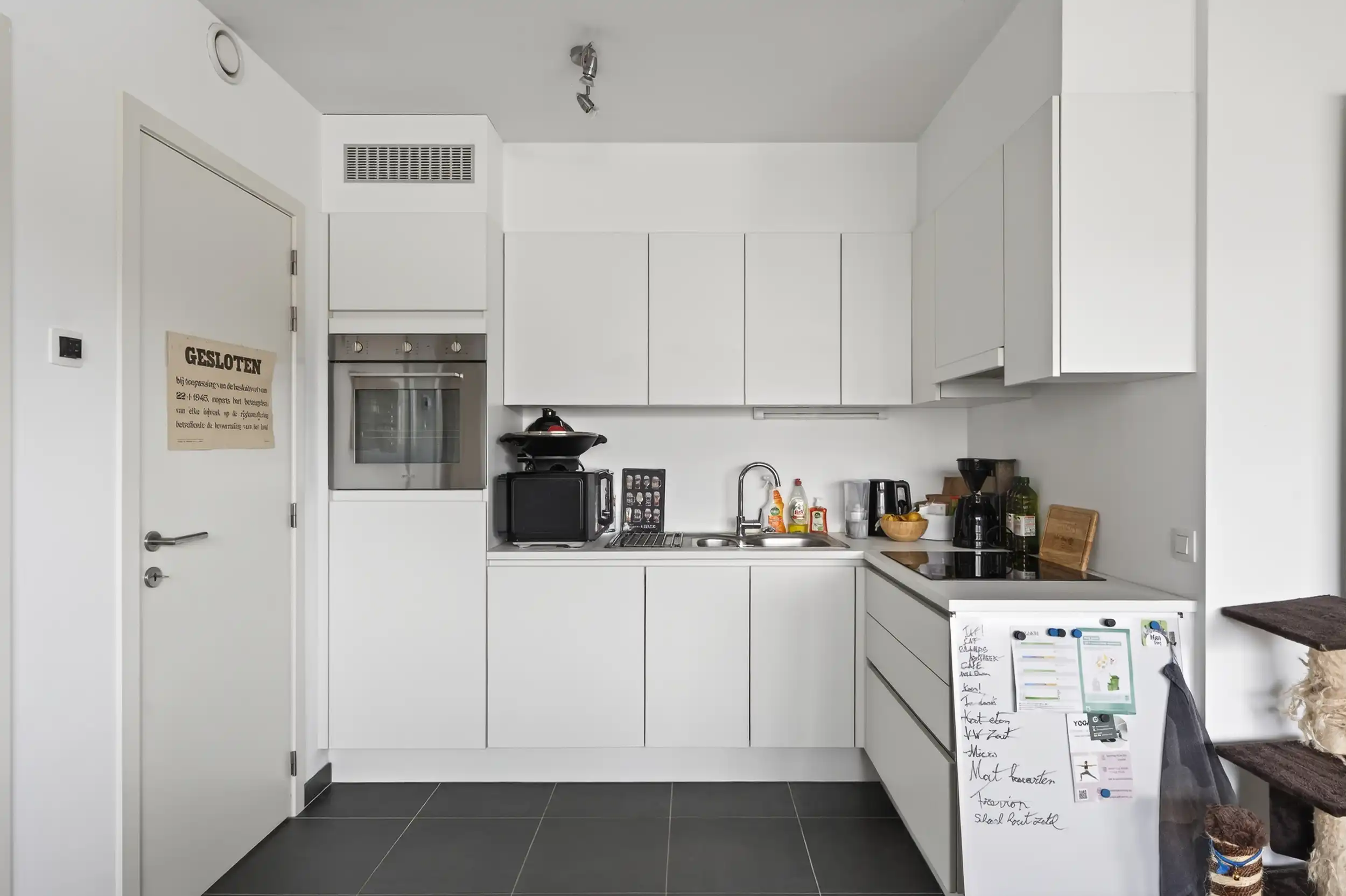 Lichtrijk appartement op centrale ligging te Dikkelvenne foto 7