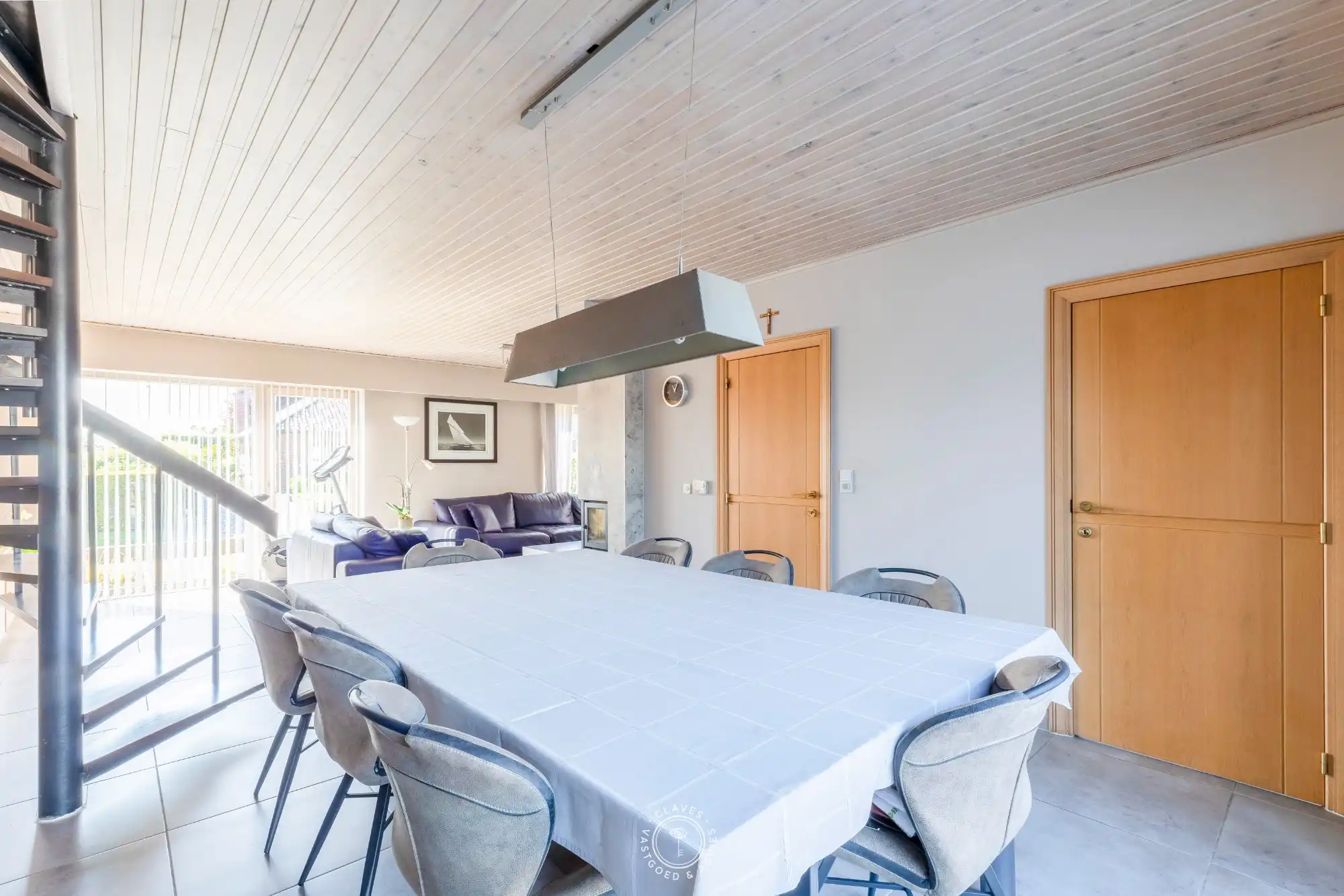 Ruime halfopen bebouwing met weiland op 6029 m² foto 5
