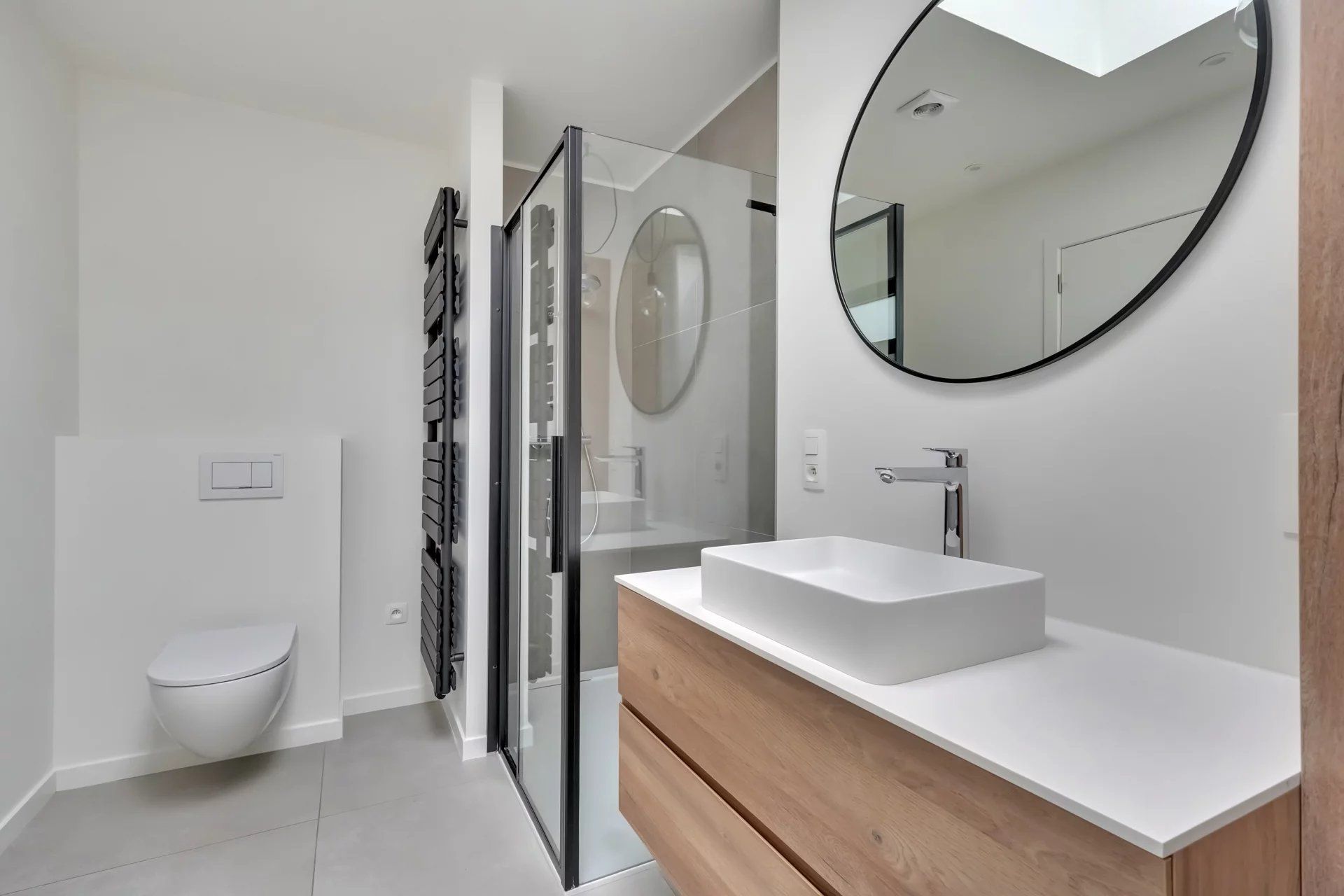 Gerenoveerde rijwoning nabij centrum foto 16