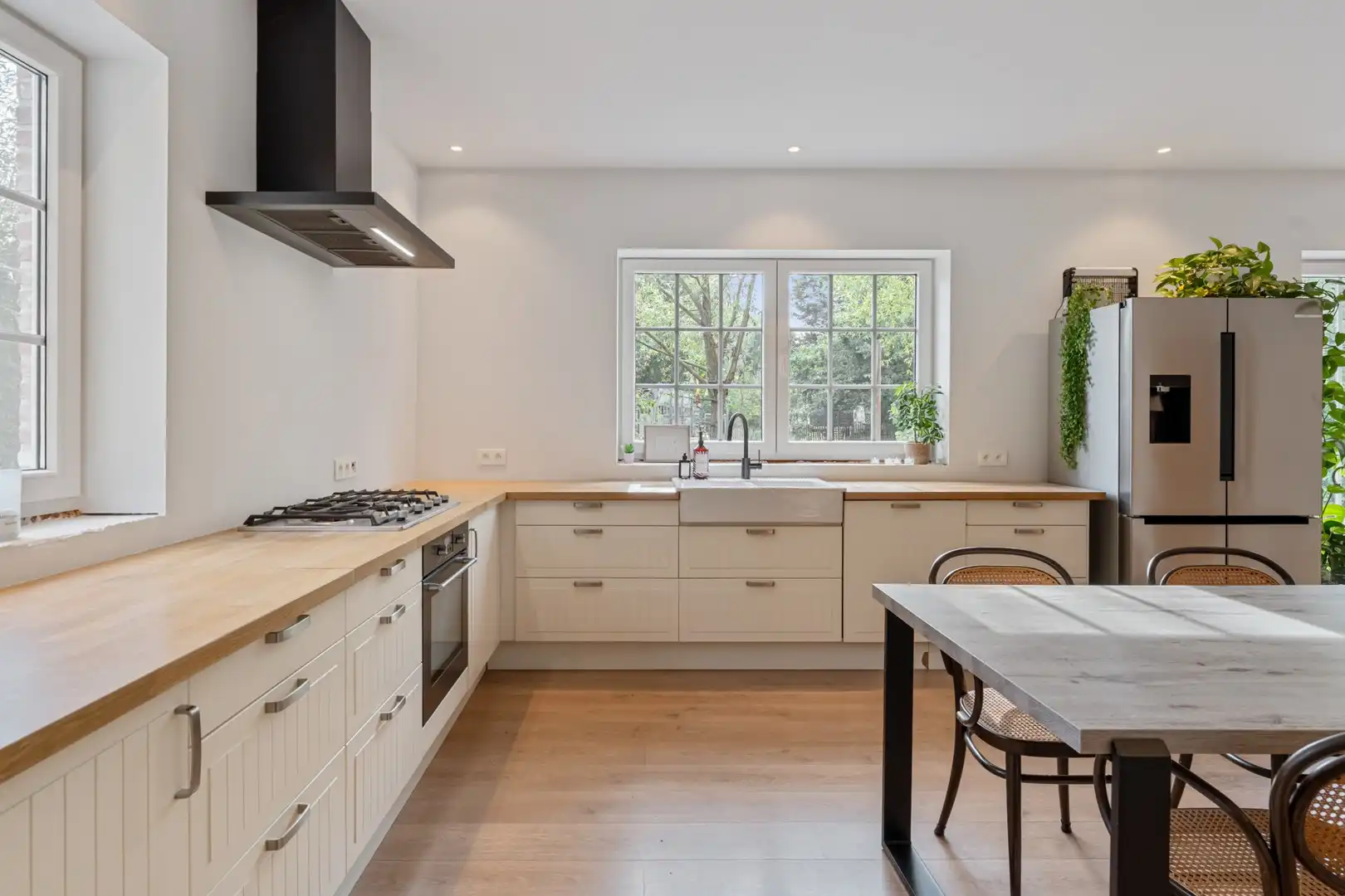 Ruime woning met 4 slaapkamers en grote tuin in Kuringen foto 6