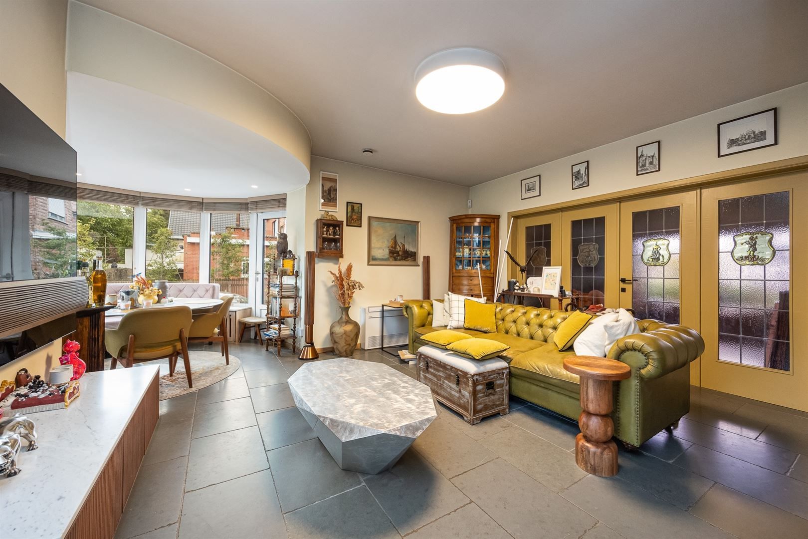 Een luxueus ingerichte woning met 5 slaapkamers en zwembad. foto 10