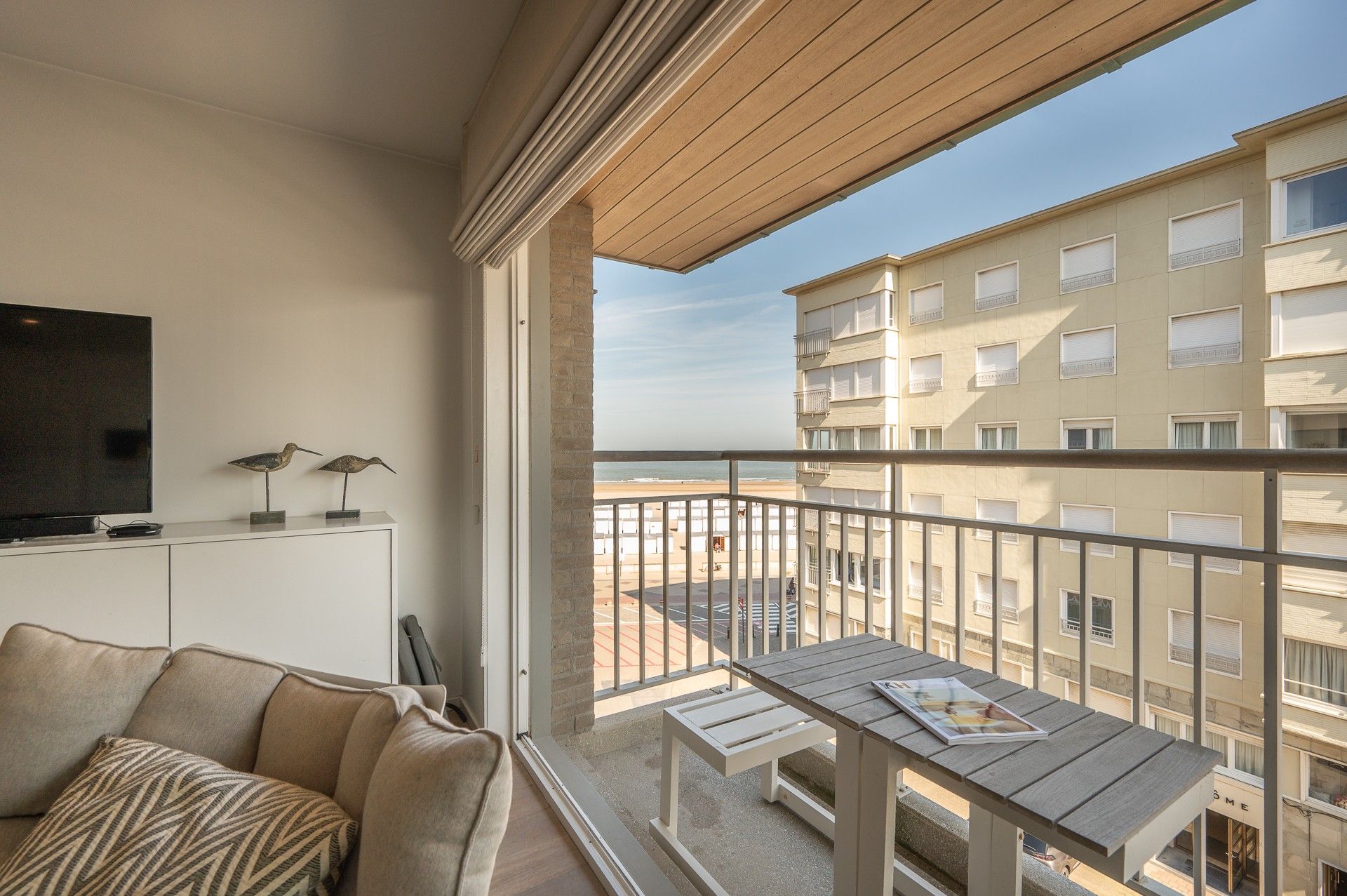 Prachtig appartement met zijdelings zeezicht aan het Albertstrand foto {{pictureIndex}}