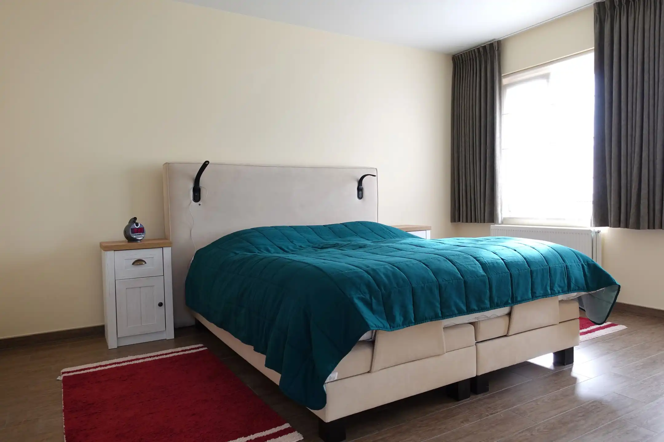 Recente woning met 3 slpks, garage en tuin van 357 m². foto 8