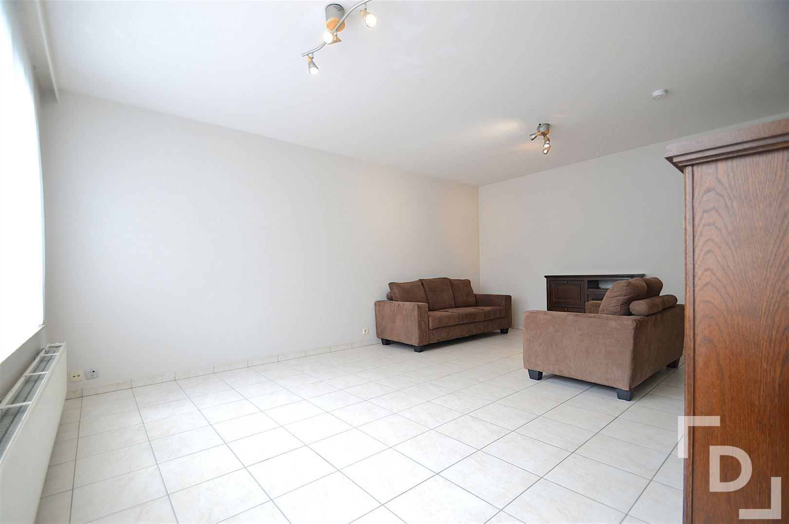 Appartement te huur op centrale locatie te Ieper. foto 3