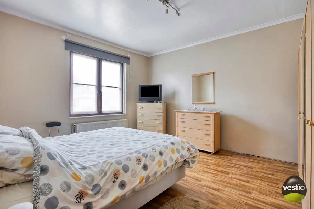 Schitterend gelegen woning met 4 slaapkamers, tuin en garagebox. foto 14