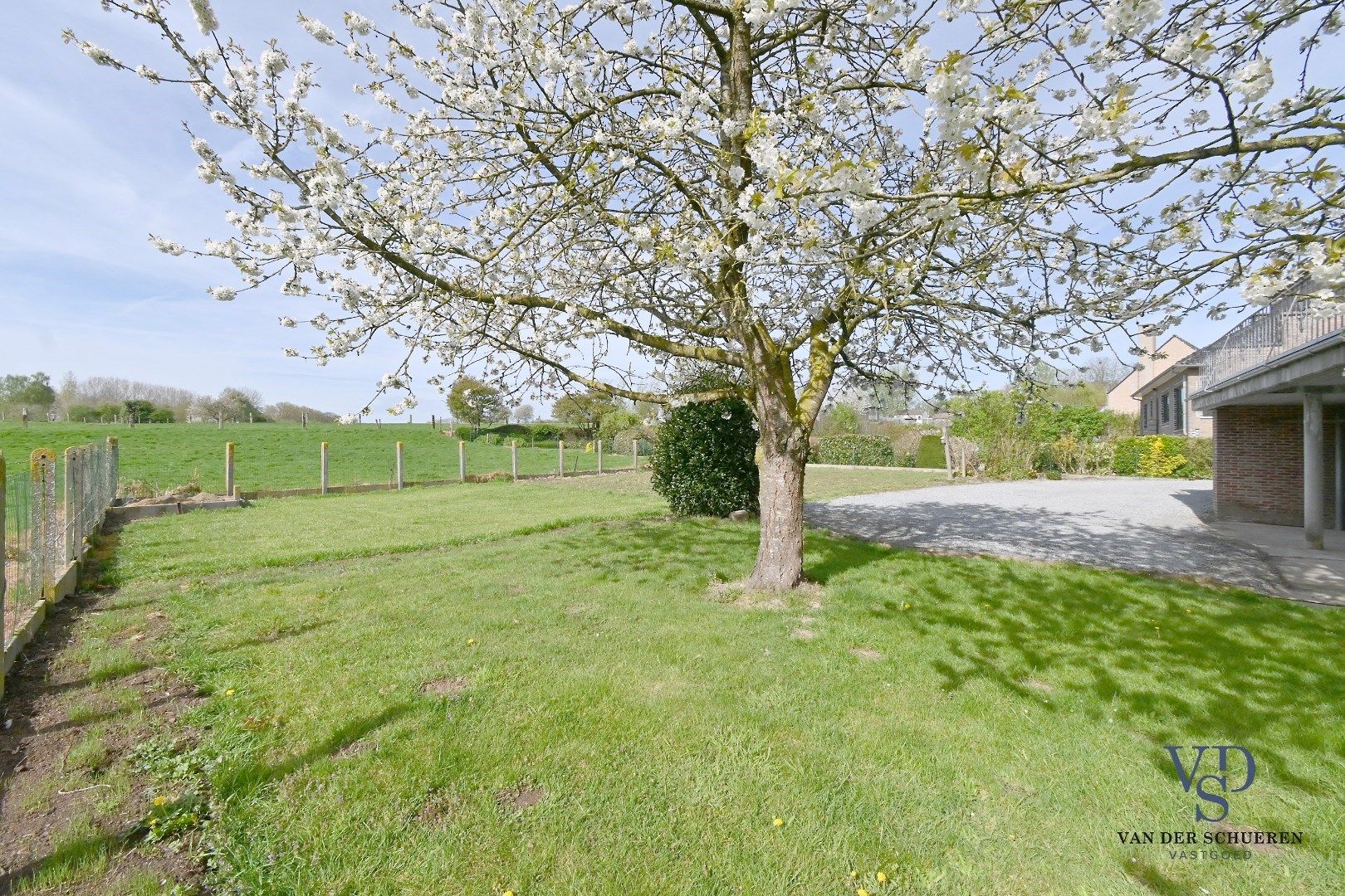 Ruime woning op unieke locatie in het groen, vlakbij Dikkele foto 33