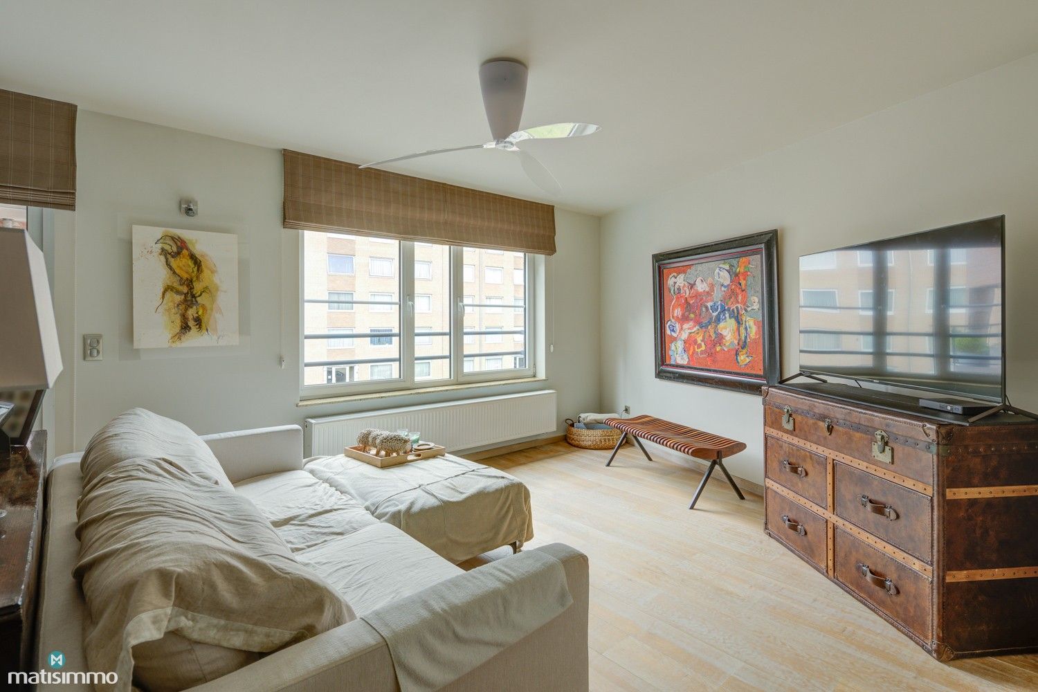ROYAAL APPARTEMENT MET RUSTIG INTERIEUR VOORZIEN VAN 3 SLAAPKAMERS, 2 BADKAMERS EN 2 TERRASSEN NABIJ CENTRUM HASSELT foto 9