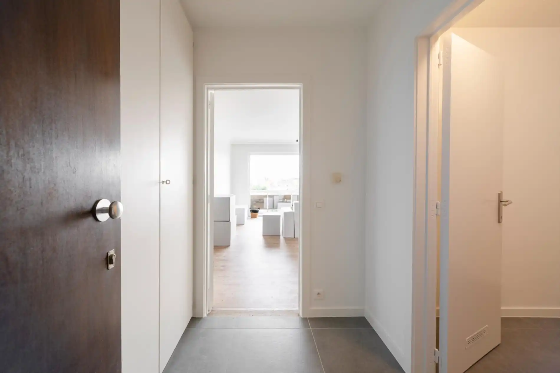 Appartement met 2 slaapkamers en autostandplaats te Roeselare  foto 2