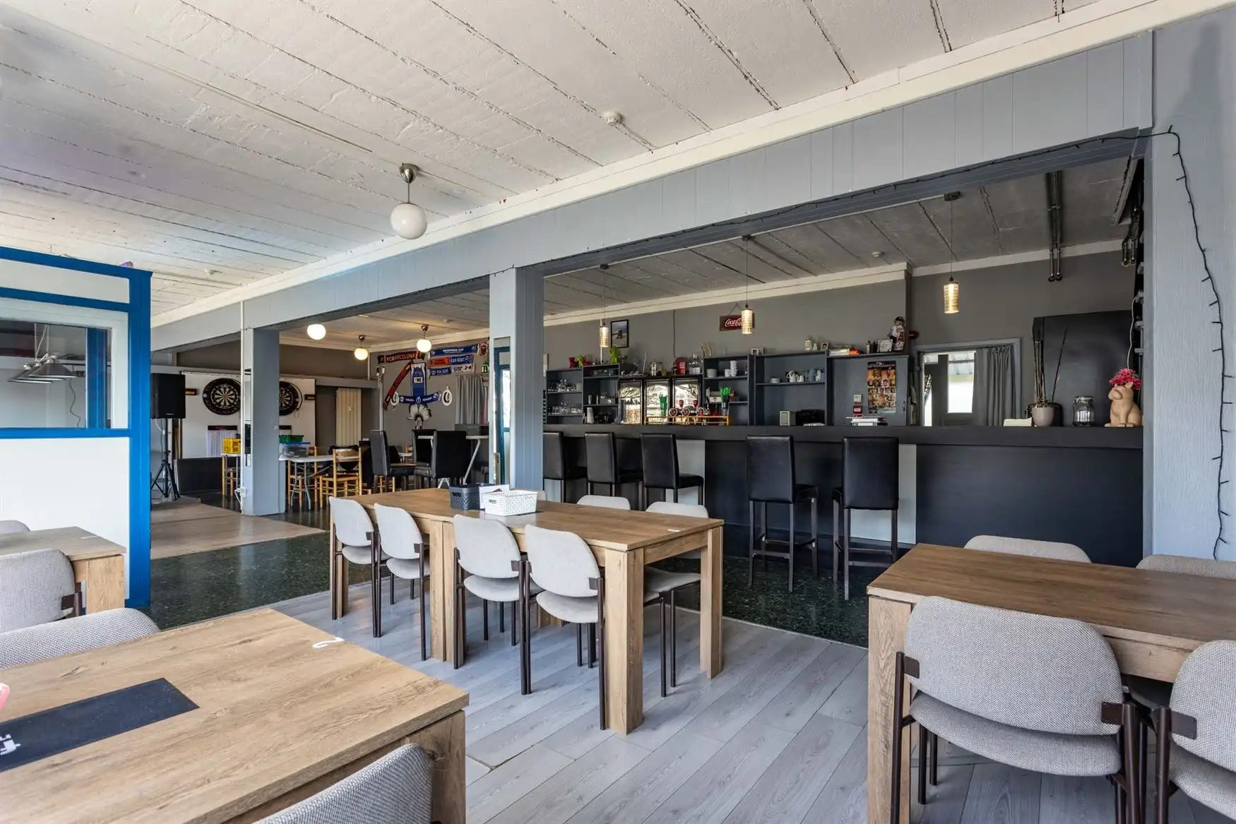 Opbrengsteigendom met handelspand en 5 appartementen in Zelzate foto 7