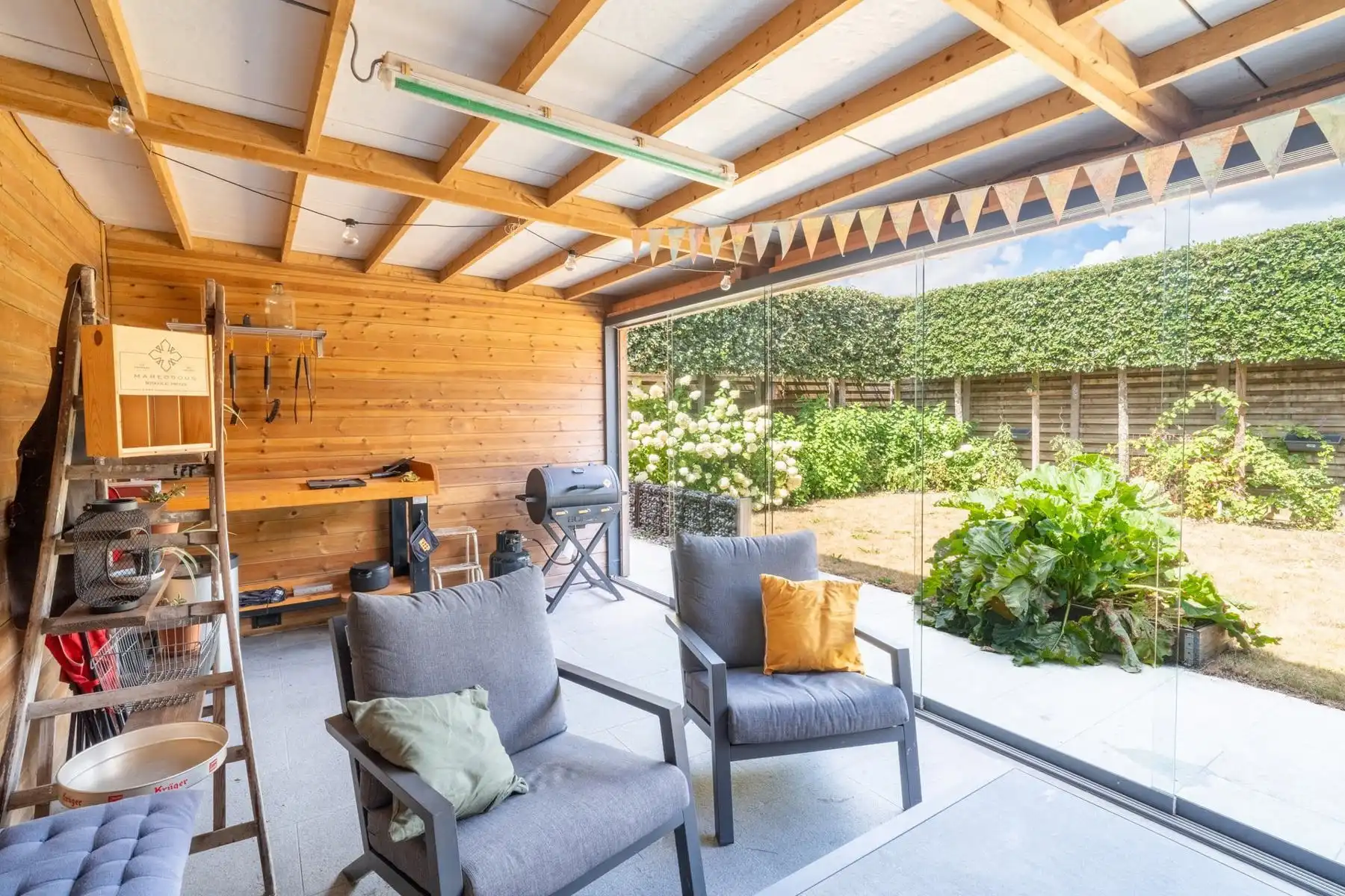 Goed onderhouden gezinswoning op een rustige ligging met zonnig terras en tuin foto 26