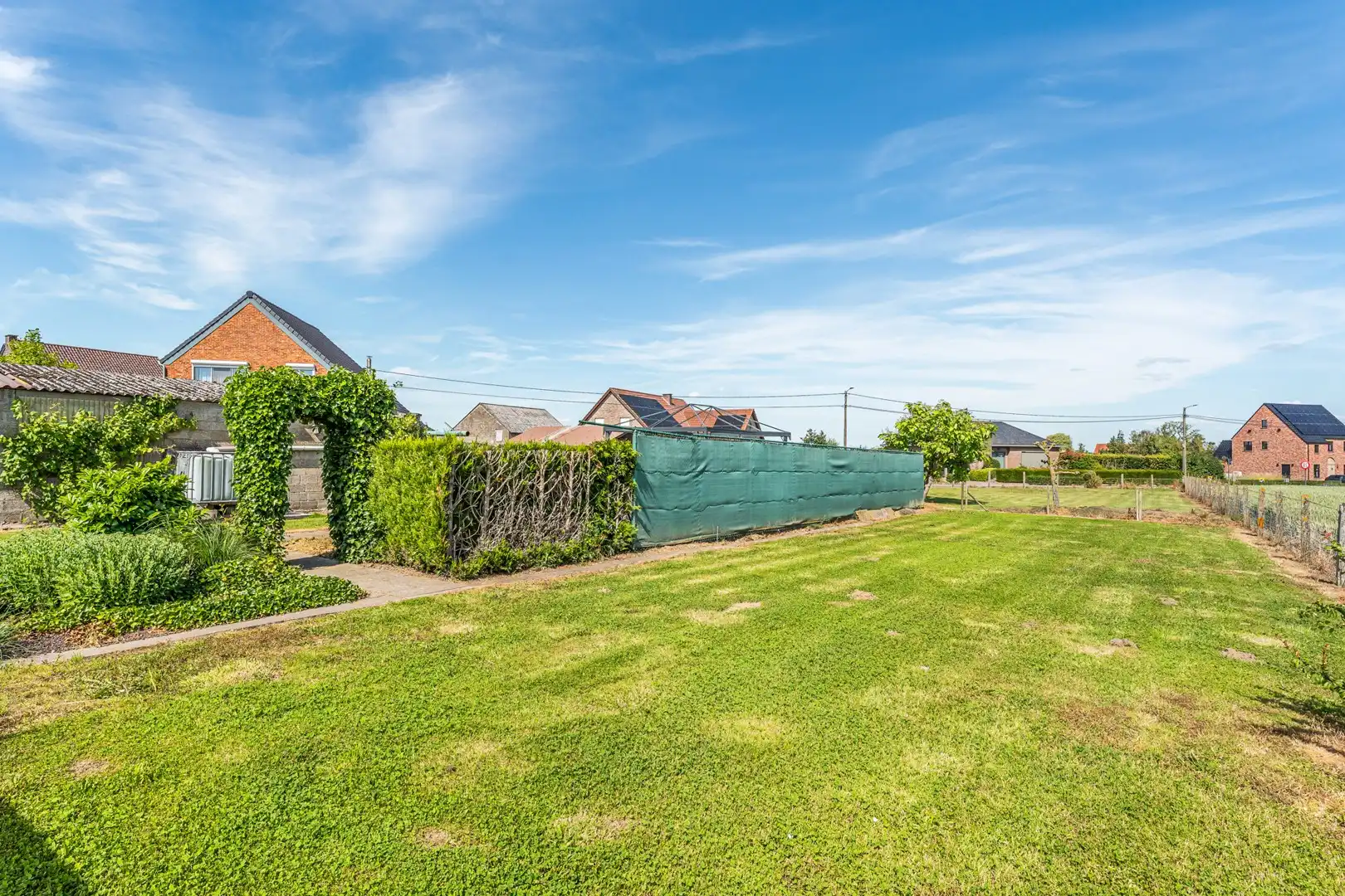 Charmante gezinswoning met prachtige tuin op een perceel van ca. 3.348 m² foto 31