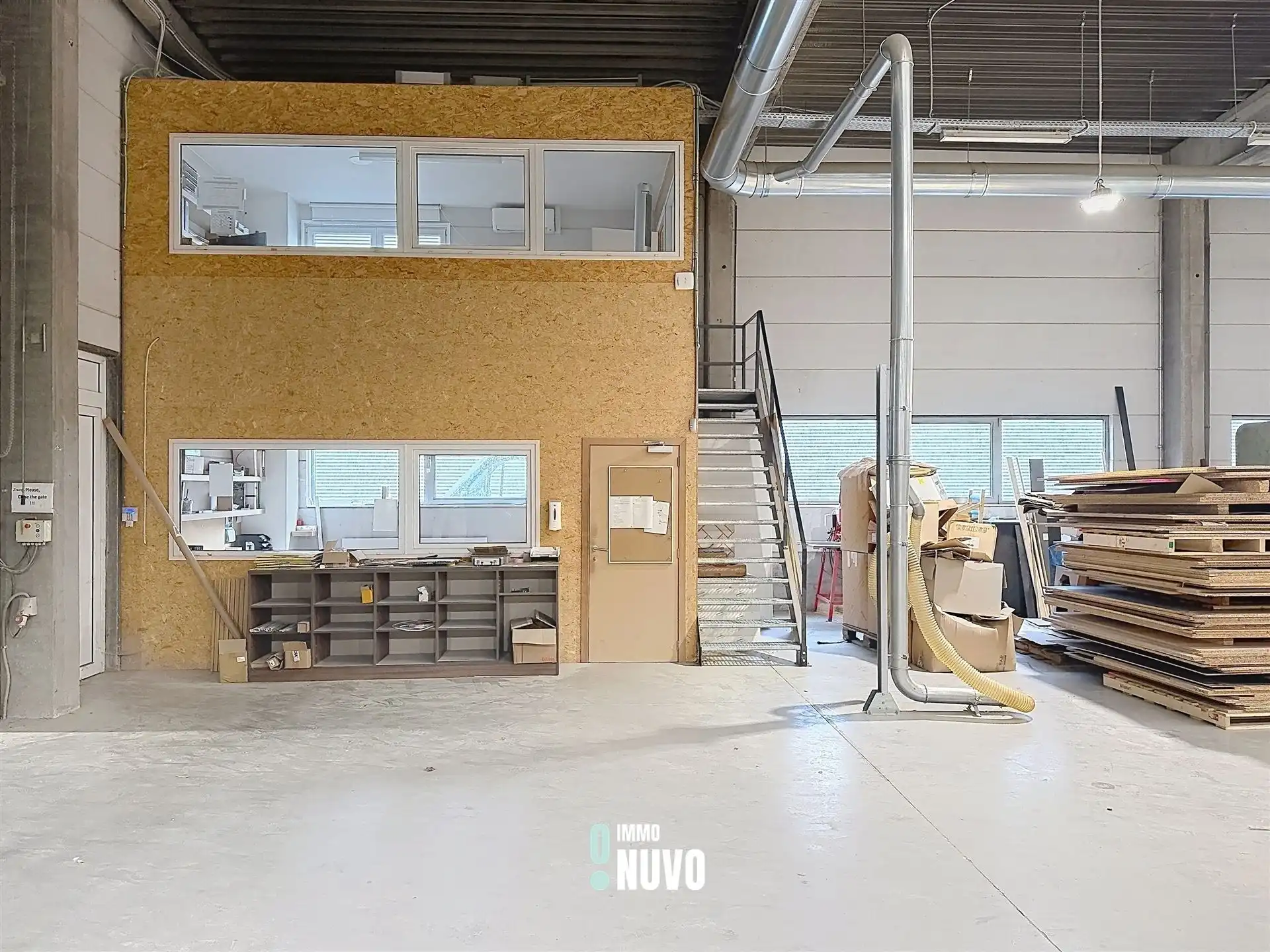 Magazijnen + Kantoren + Showroom foto 9