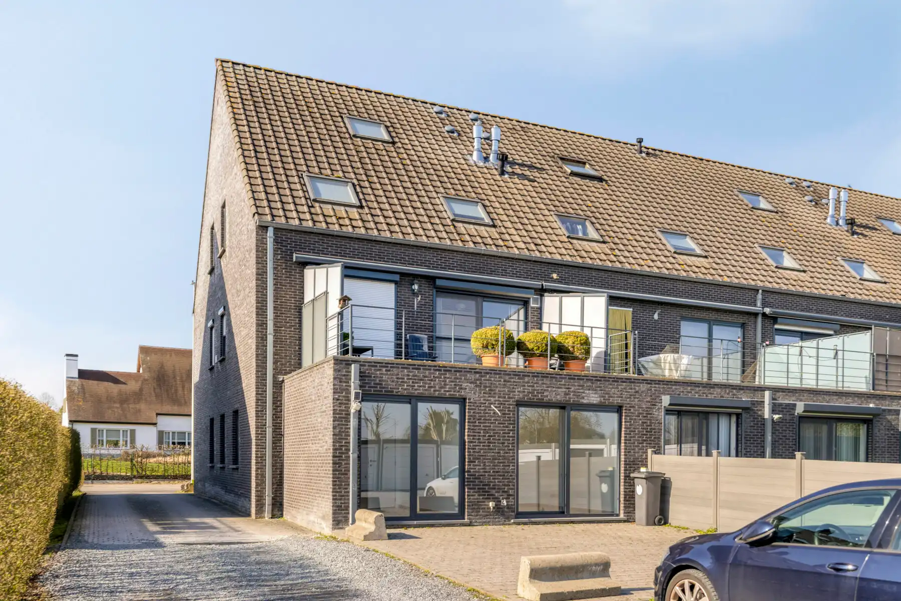 Gelijkvloers appartement met 2 slaapkamers, 2 garages, EPC B foto 13